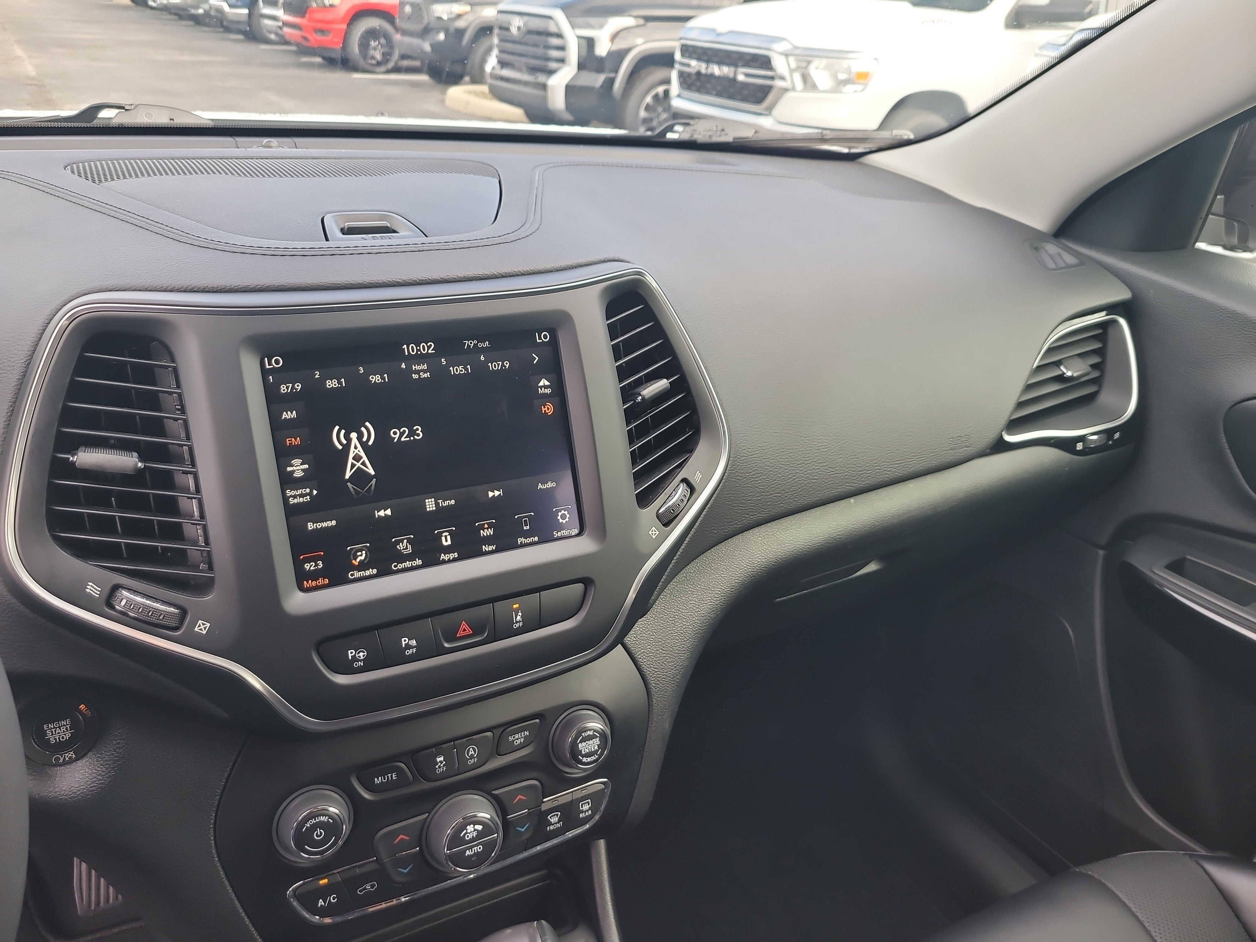 2023 Jeep Cherokee Altitude Lux