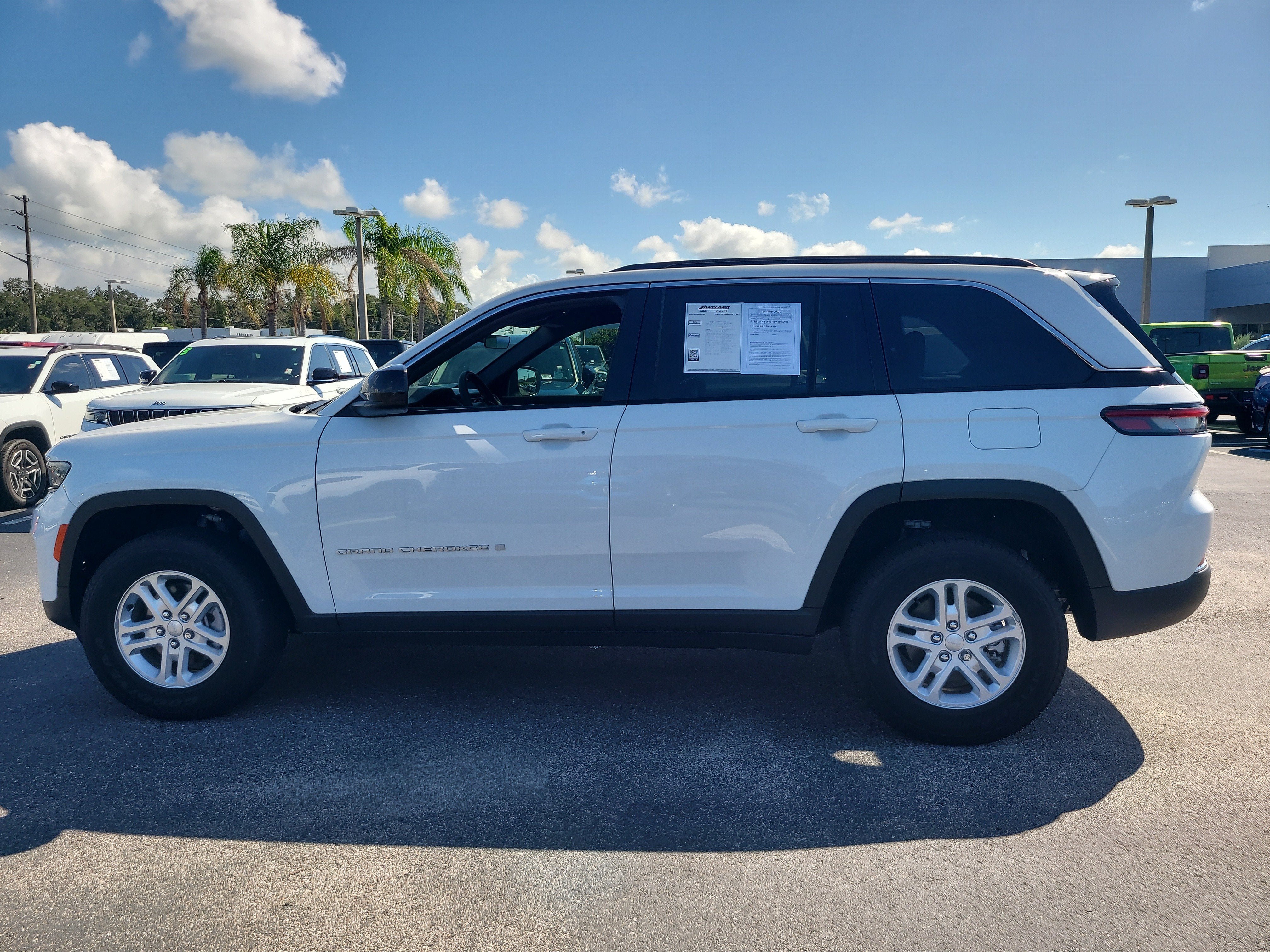 2025 Jeep Grand Cherokee Laredo