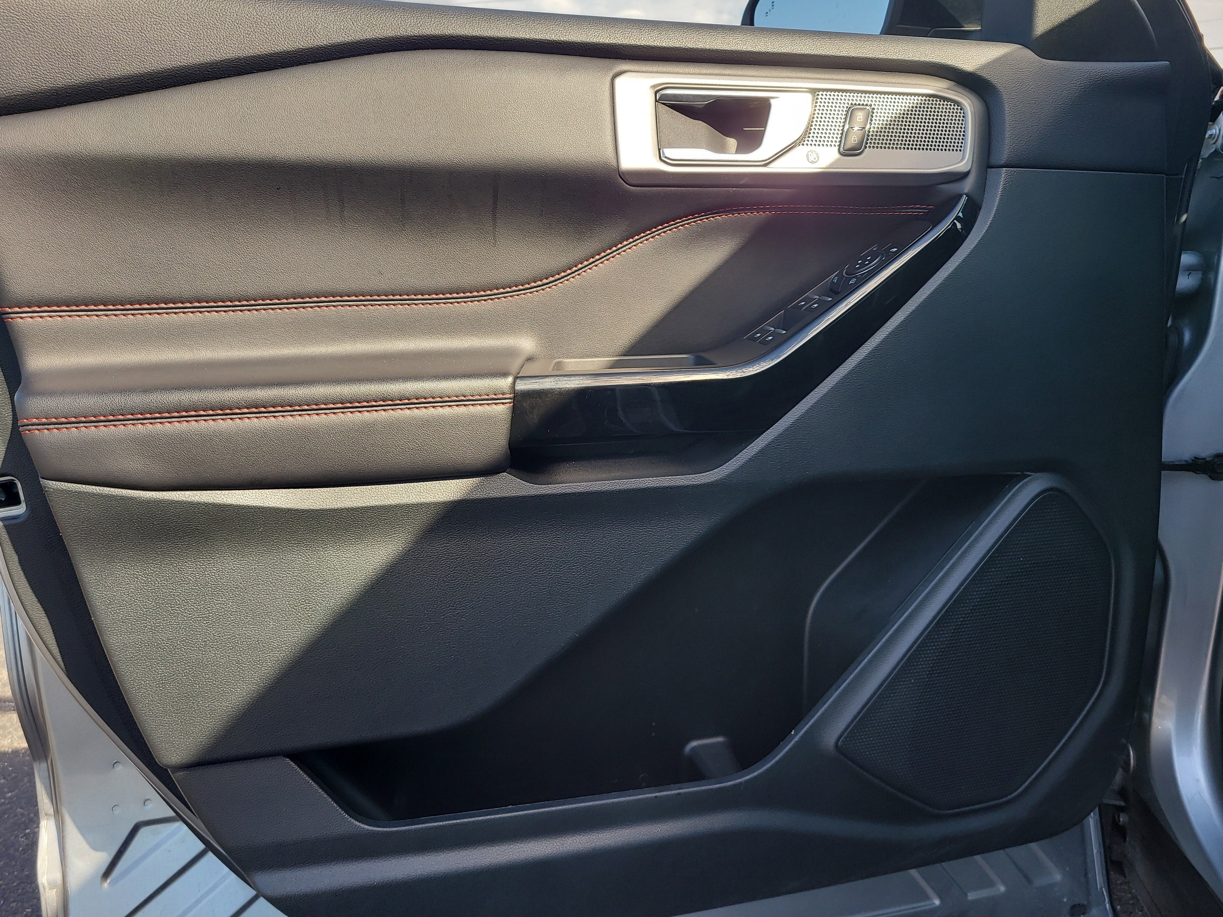 2024 Ford Explorer ST-Line