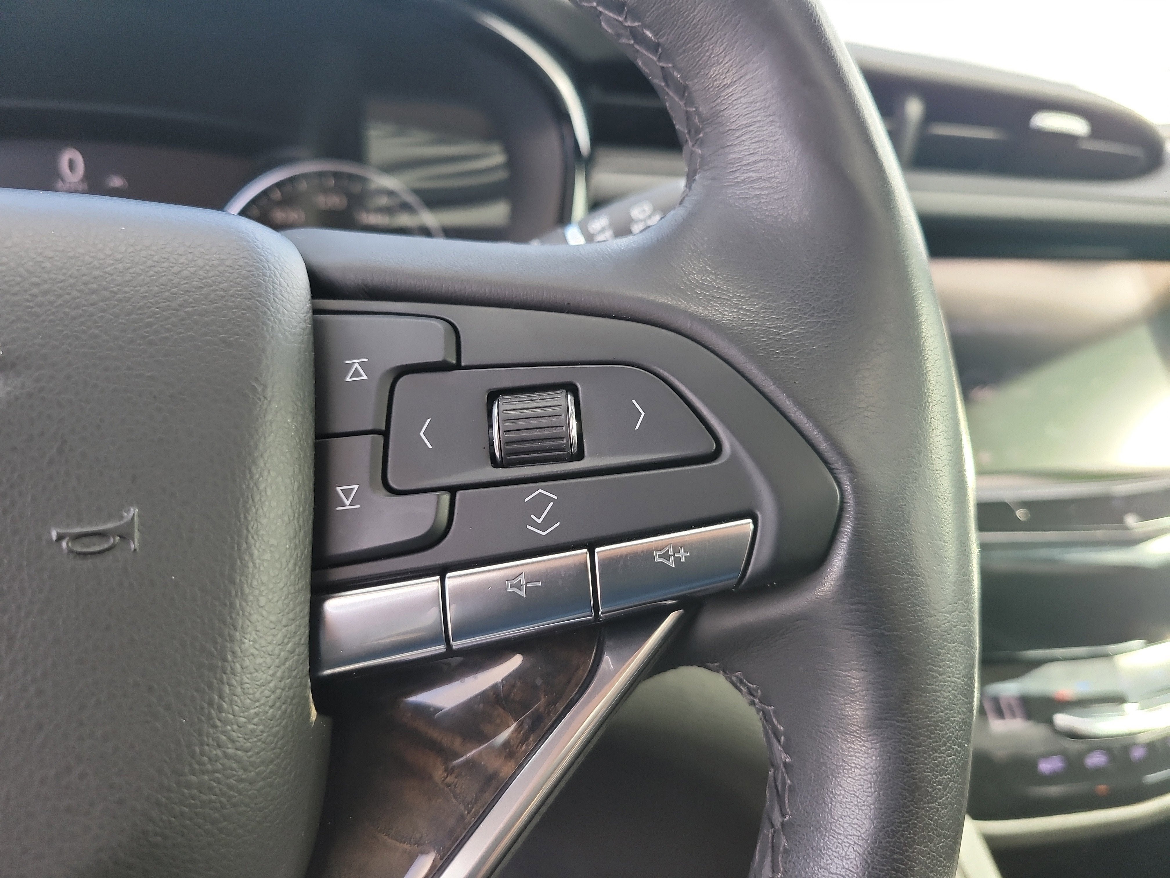 2020 Cadillac XT6 FWD Premium Luxury