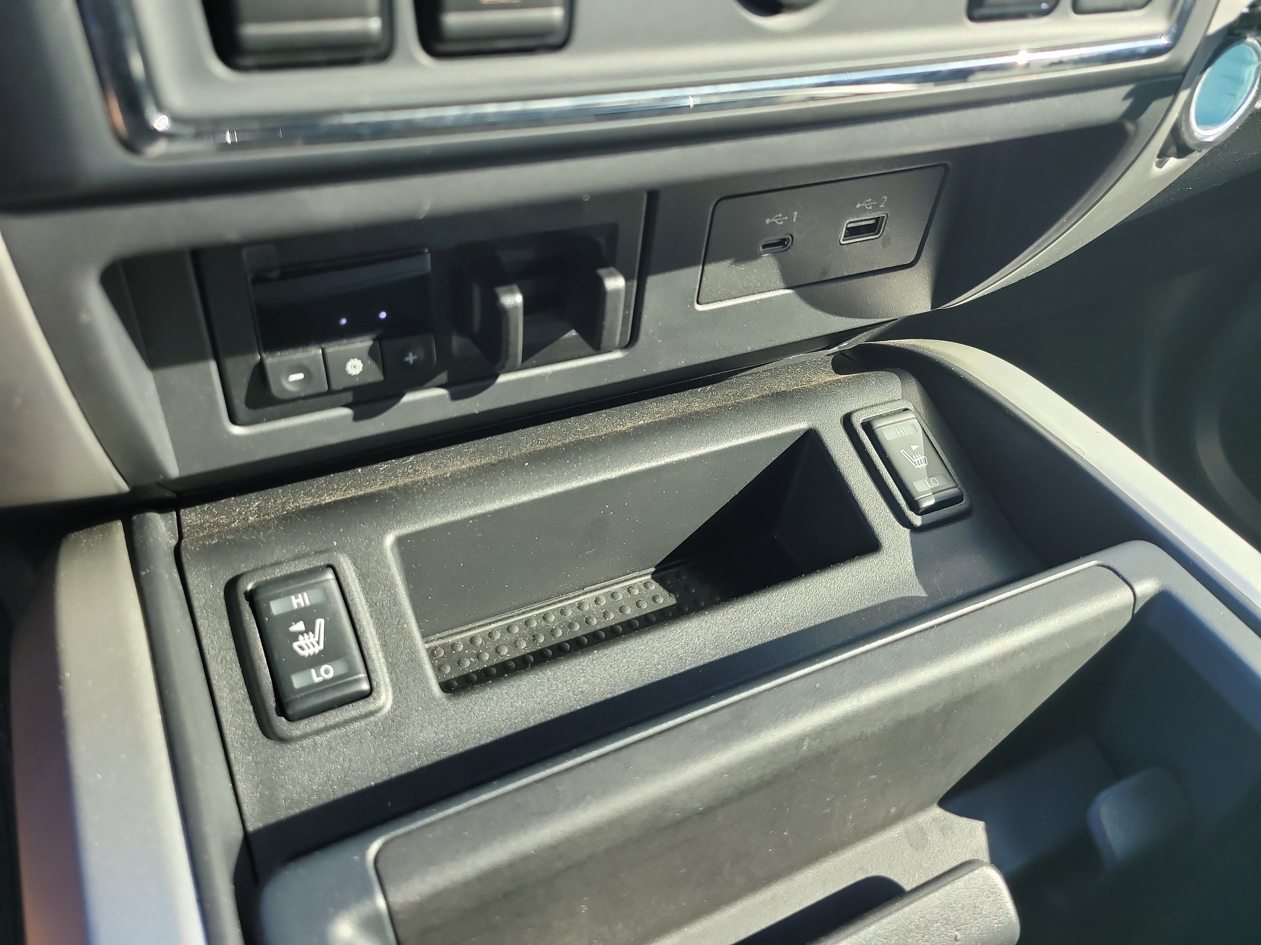 2023 Nissan Titan SV