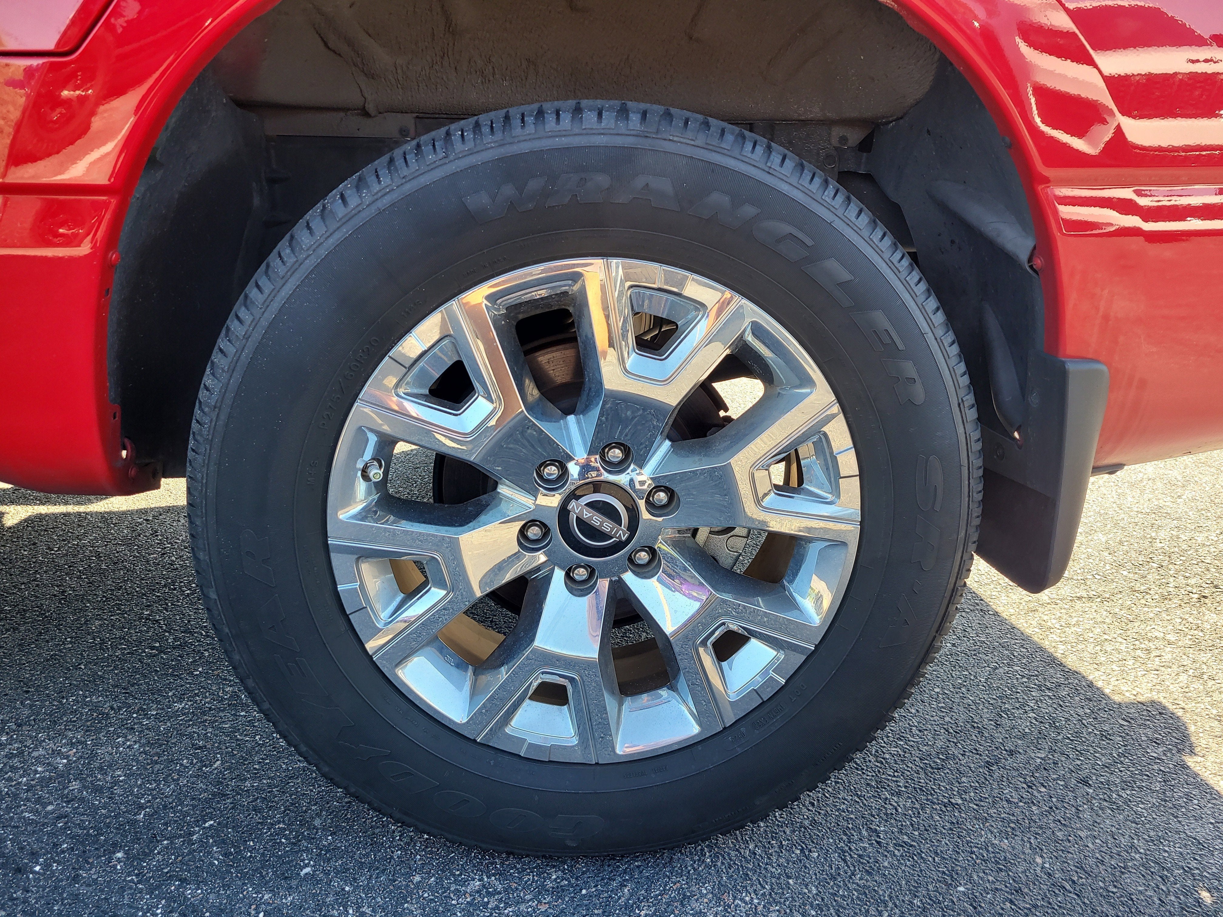 2023 Nissan Titan SV