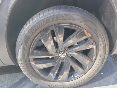 2022 Volkswagen Atlas Cross Sport 2.0T SE with Technology