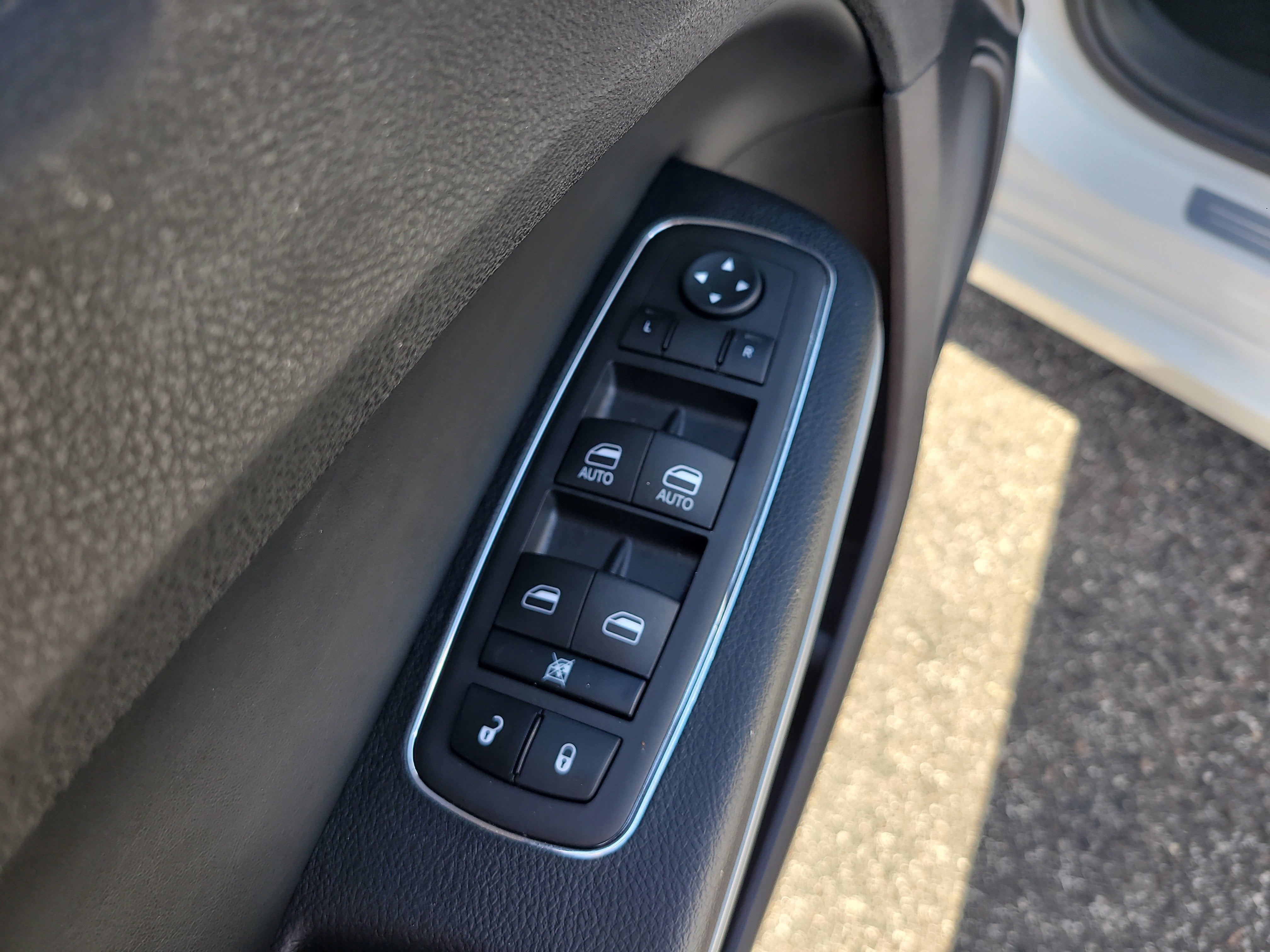 2023 Chrysler 300 300S