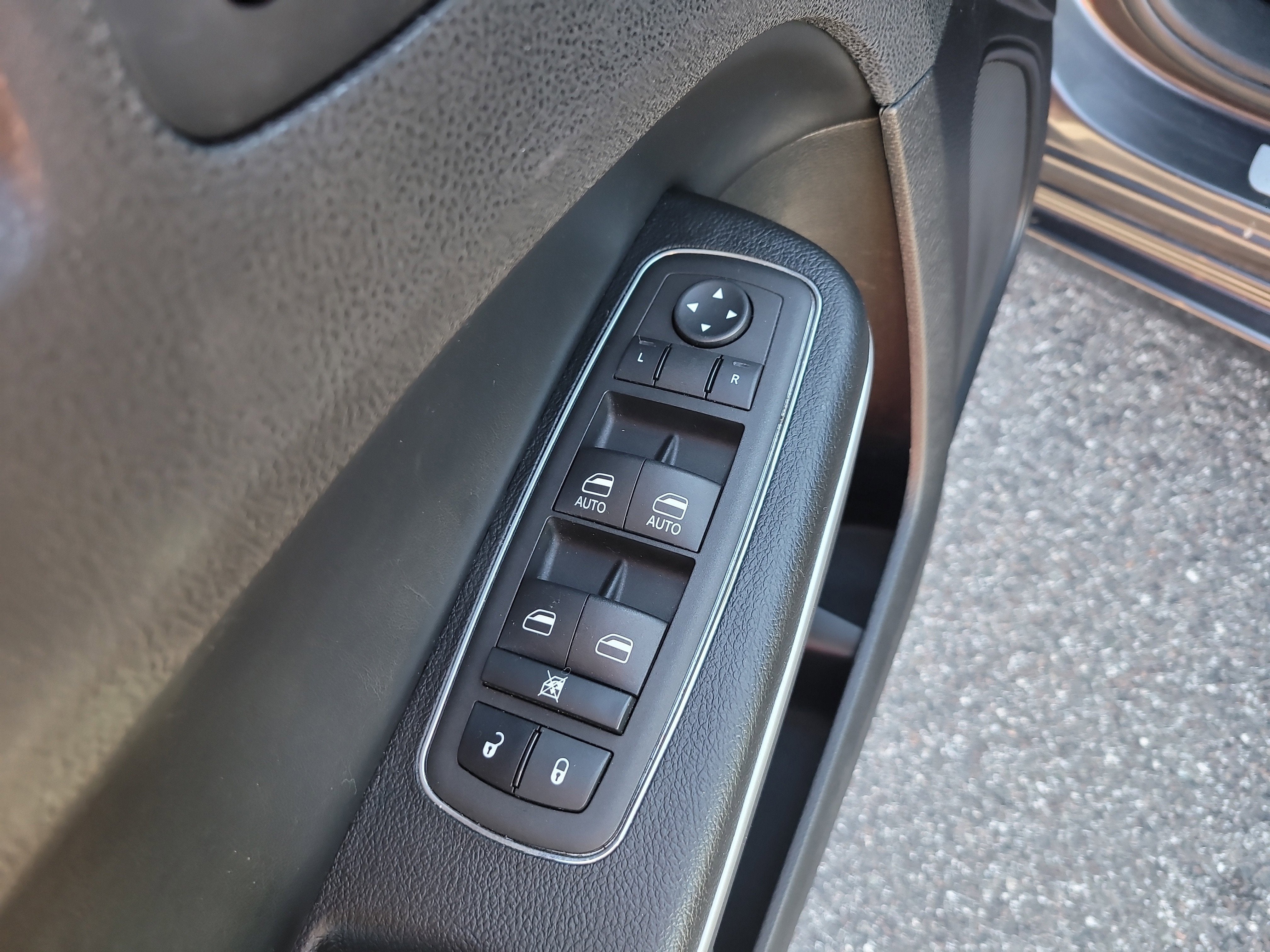 2023 Chrysler 300 300S