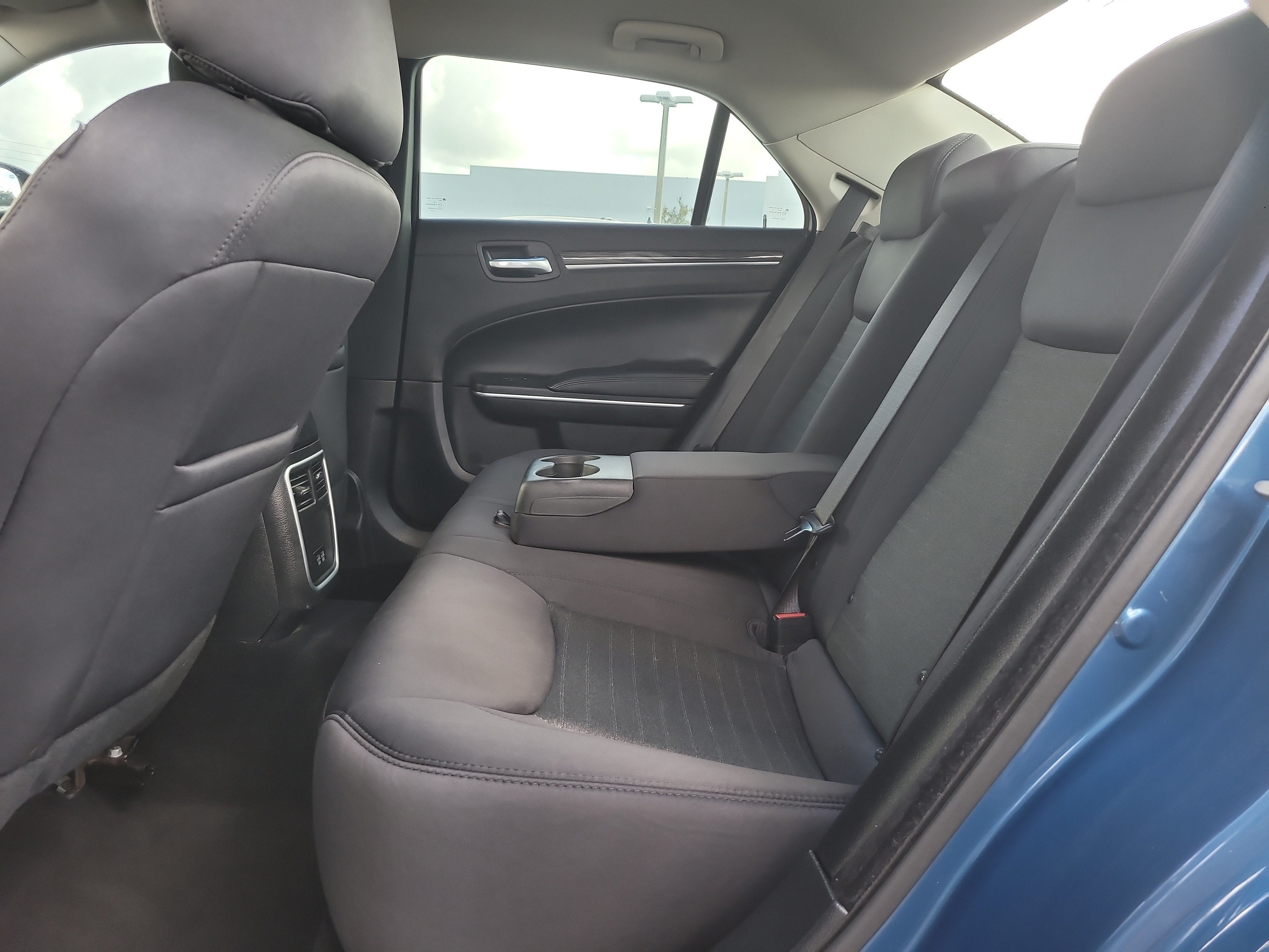 2022 Chrysler 300 Touring