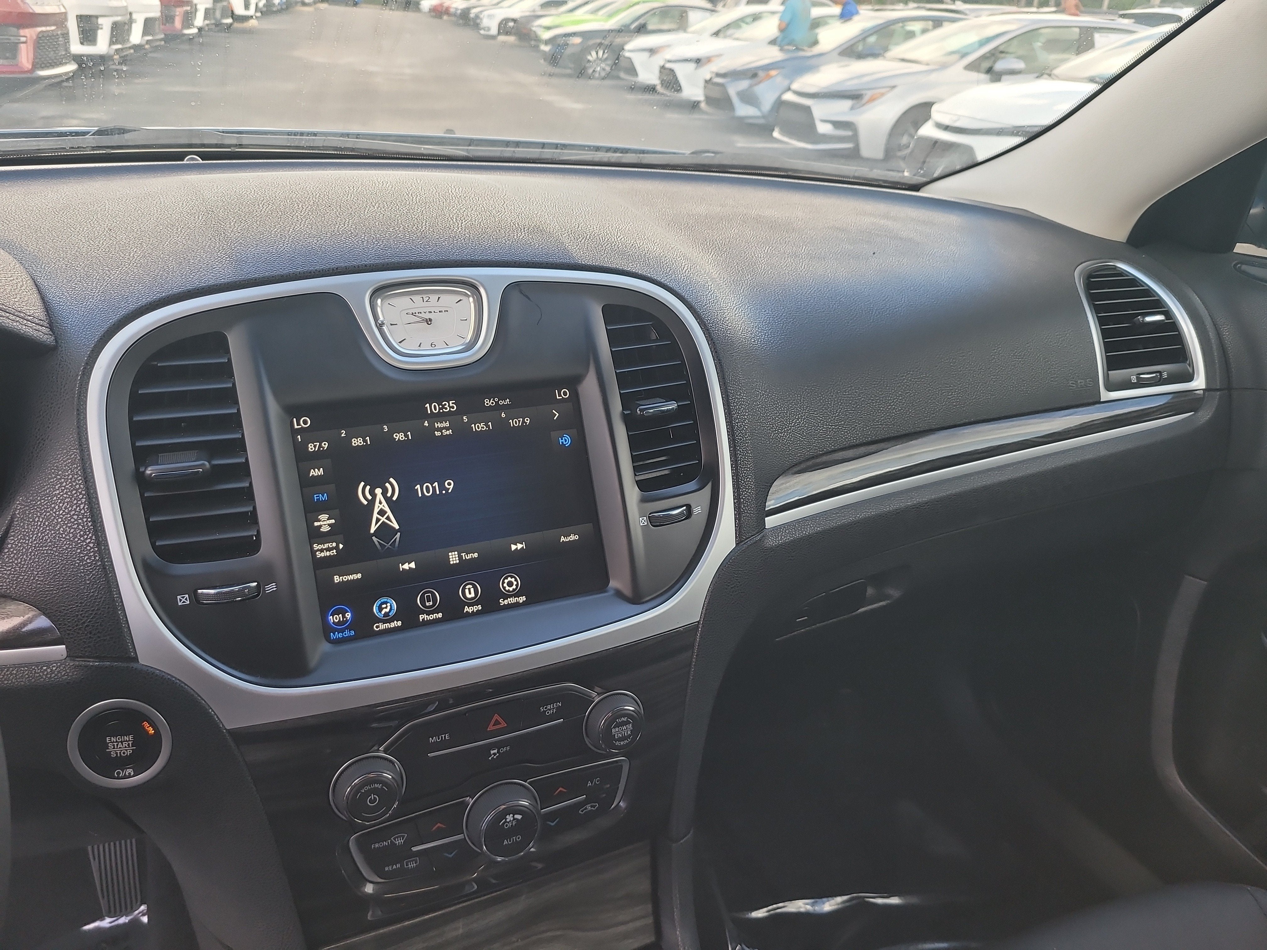 2022 Chrysler 300 Touring