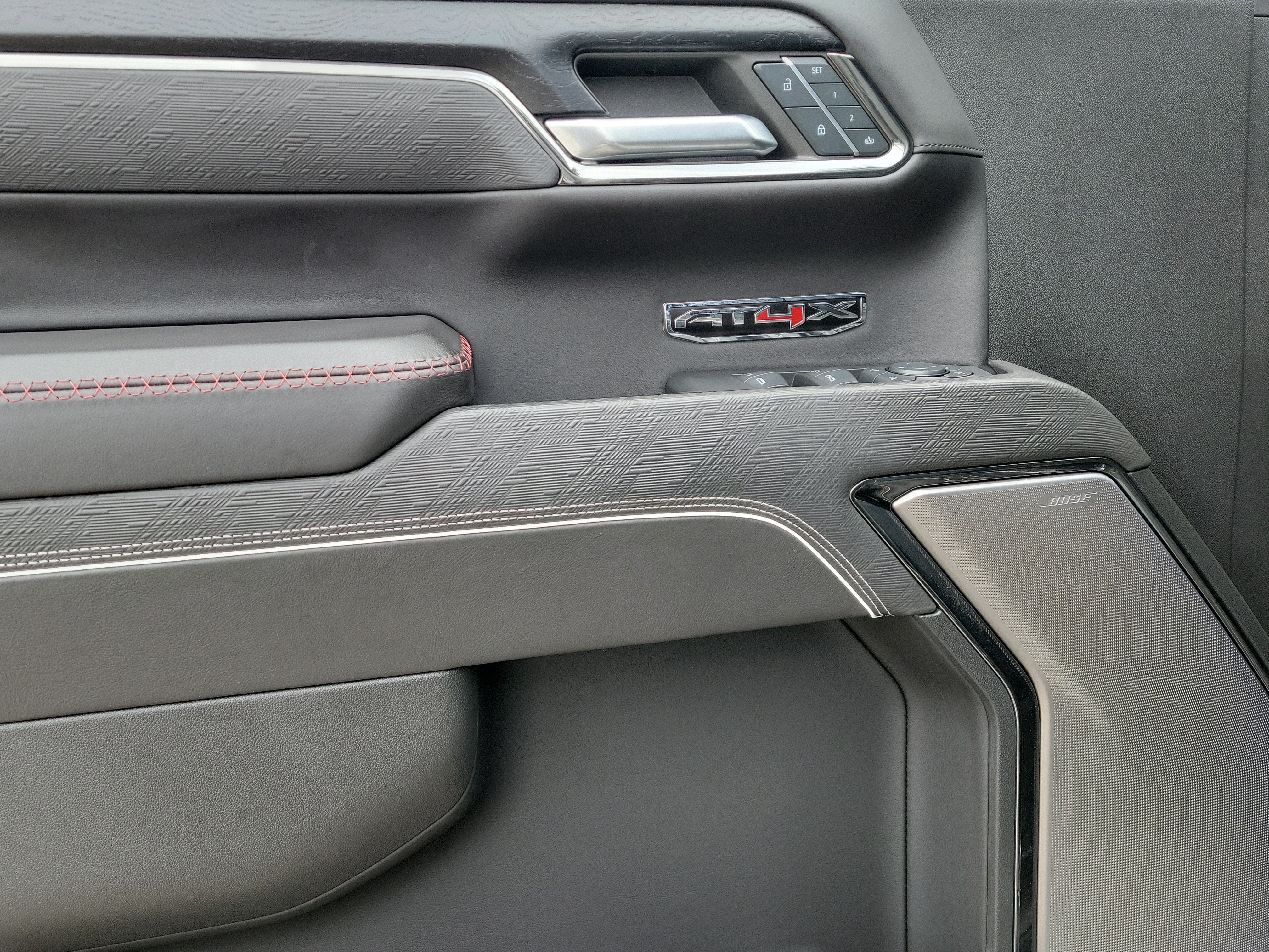 2024 GMC Sierra 1500 AT4X