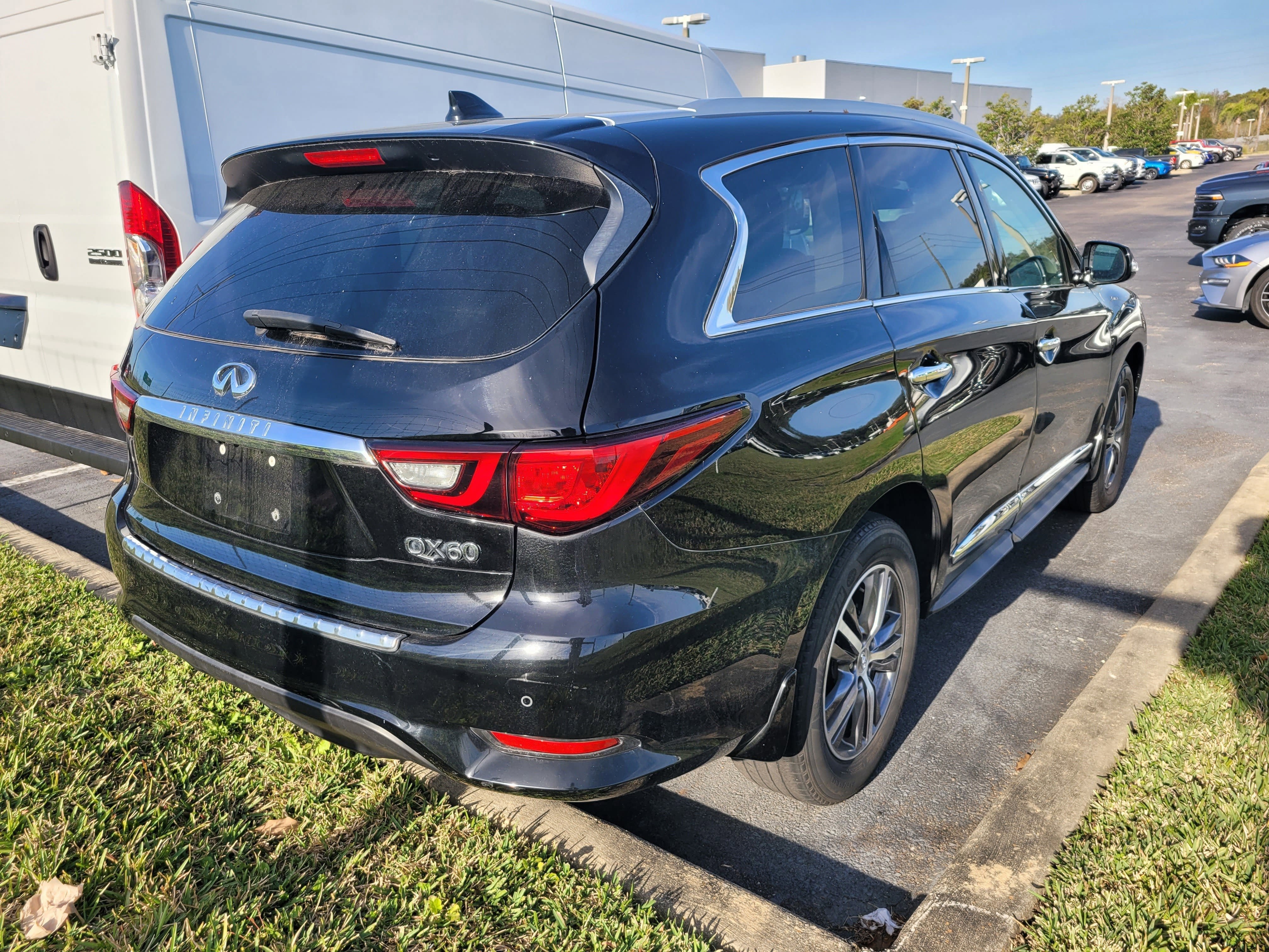 2020 INFINITI QX60 LUXE