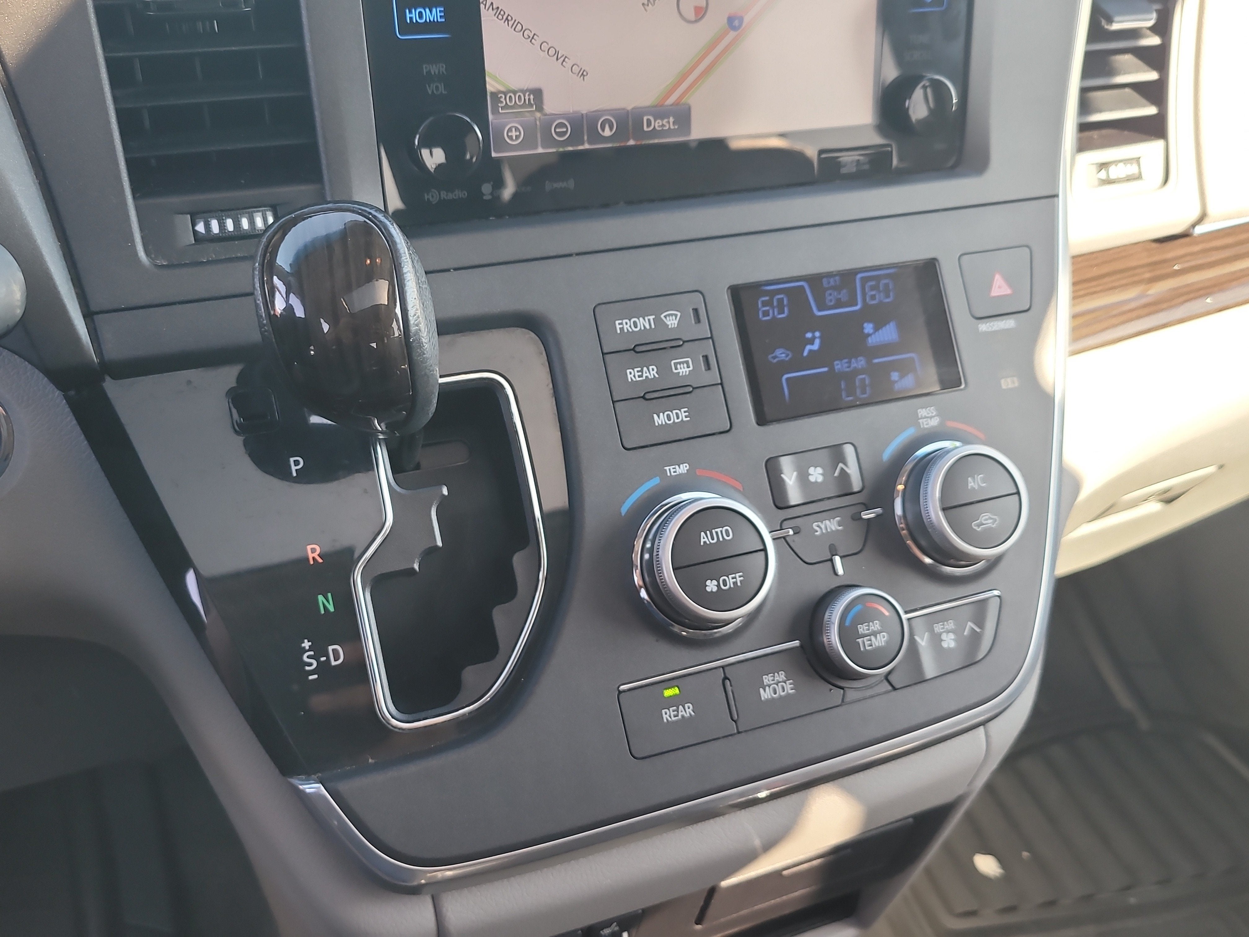 2017 Toyota Sienna XLE