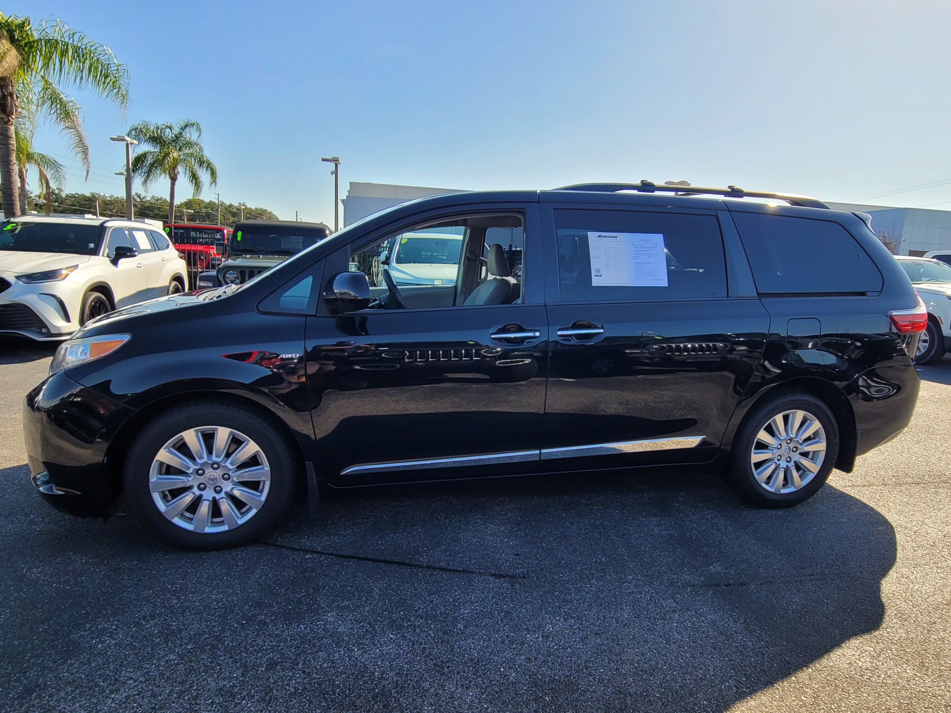 2017 Toyota Sienna XLE