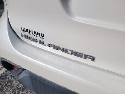 2022 Toyota Highlander LE