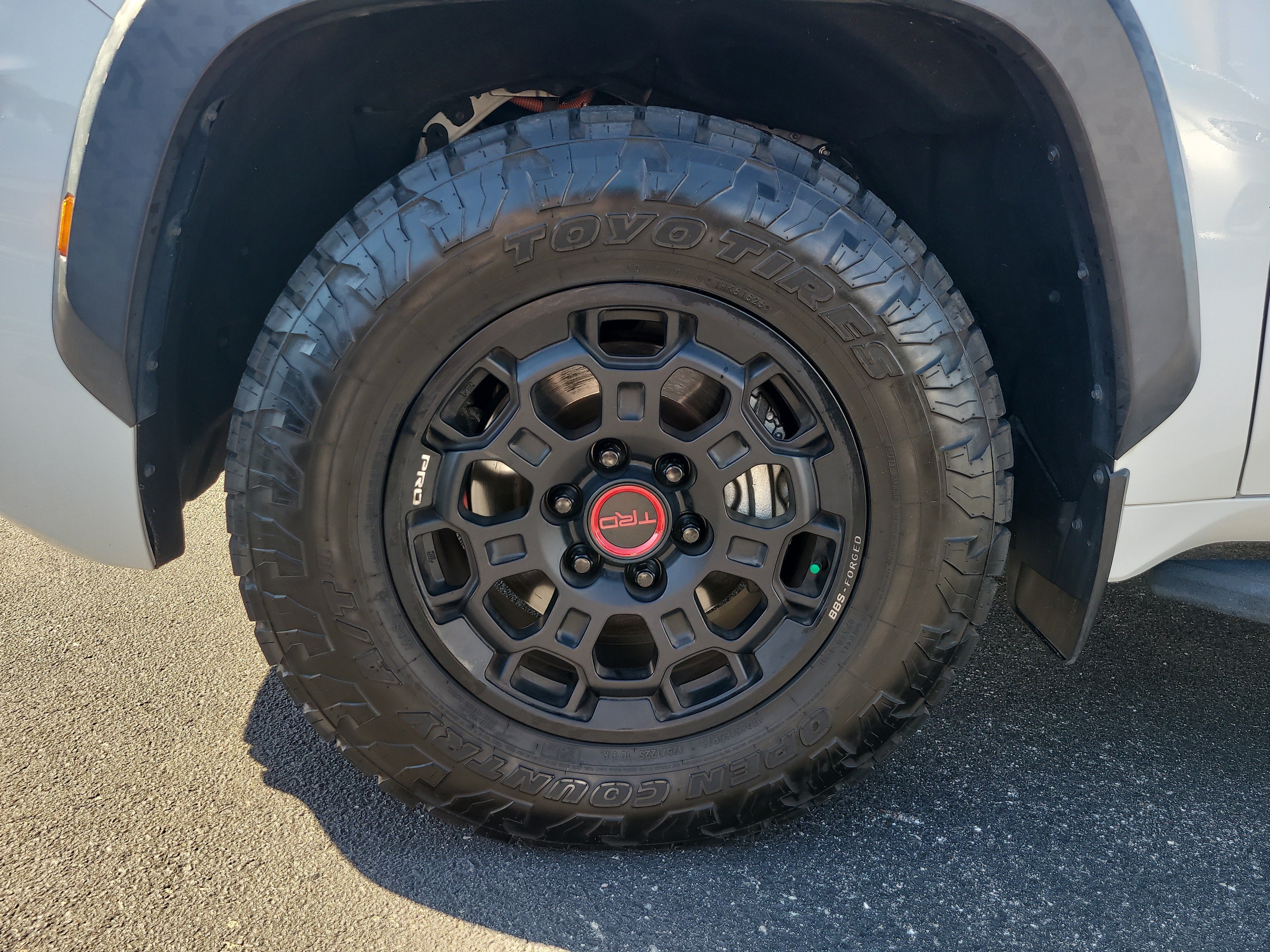 2024 Toyota Sequoia SR5