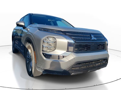 2024 Mitsubishi Outlander ES