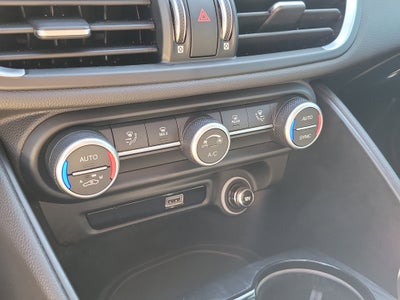 2021 Alfa Romeo Giulia Base