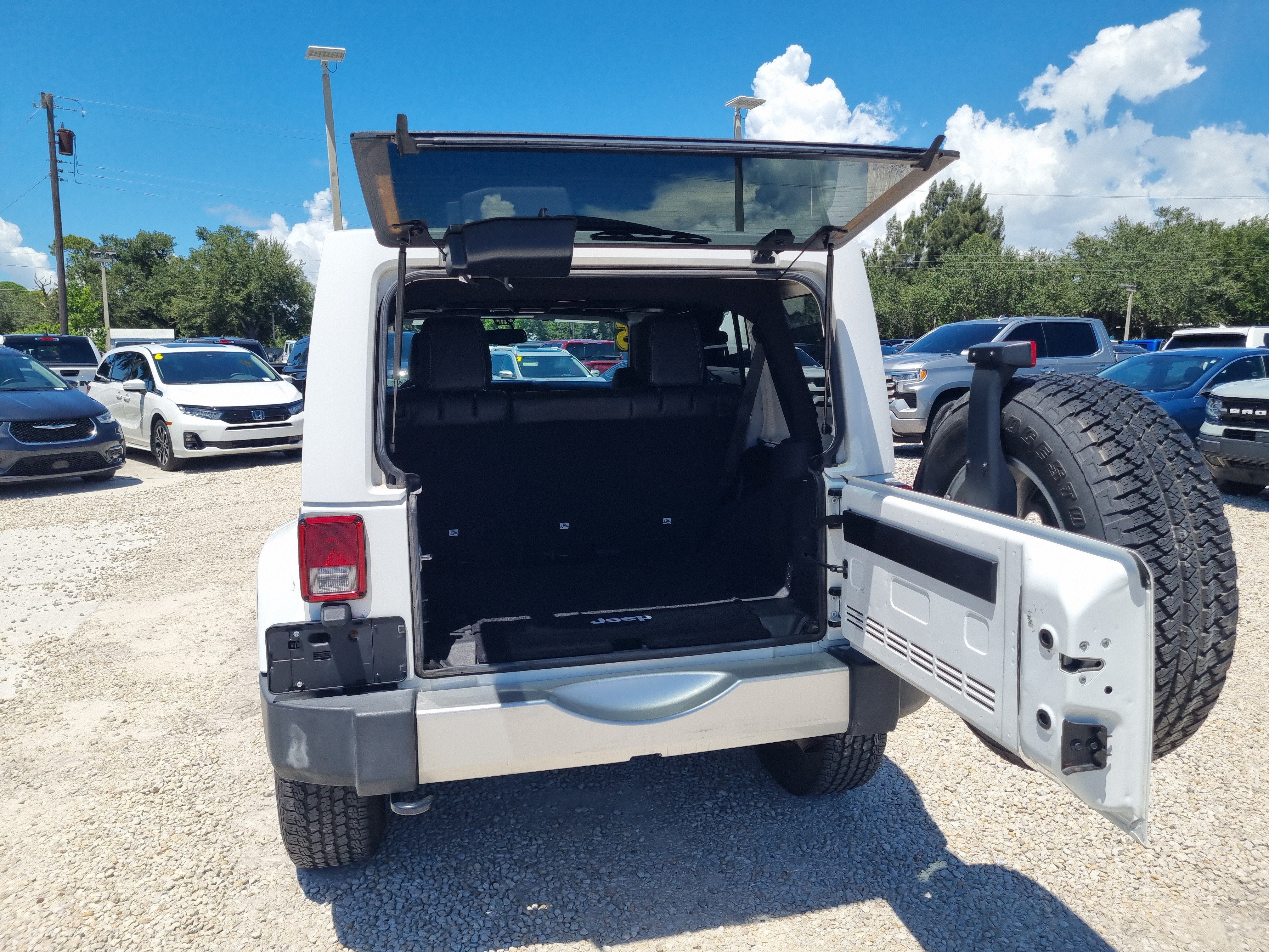 2015 Jeep Wrangler Unlimited Sahara