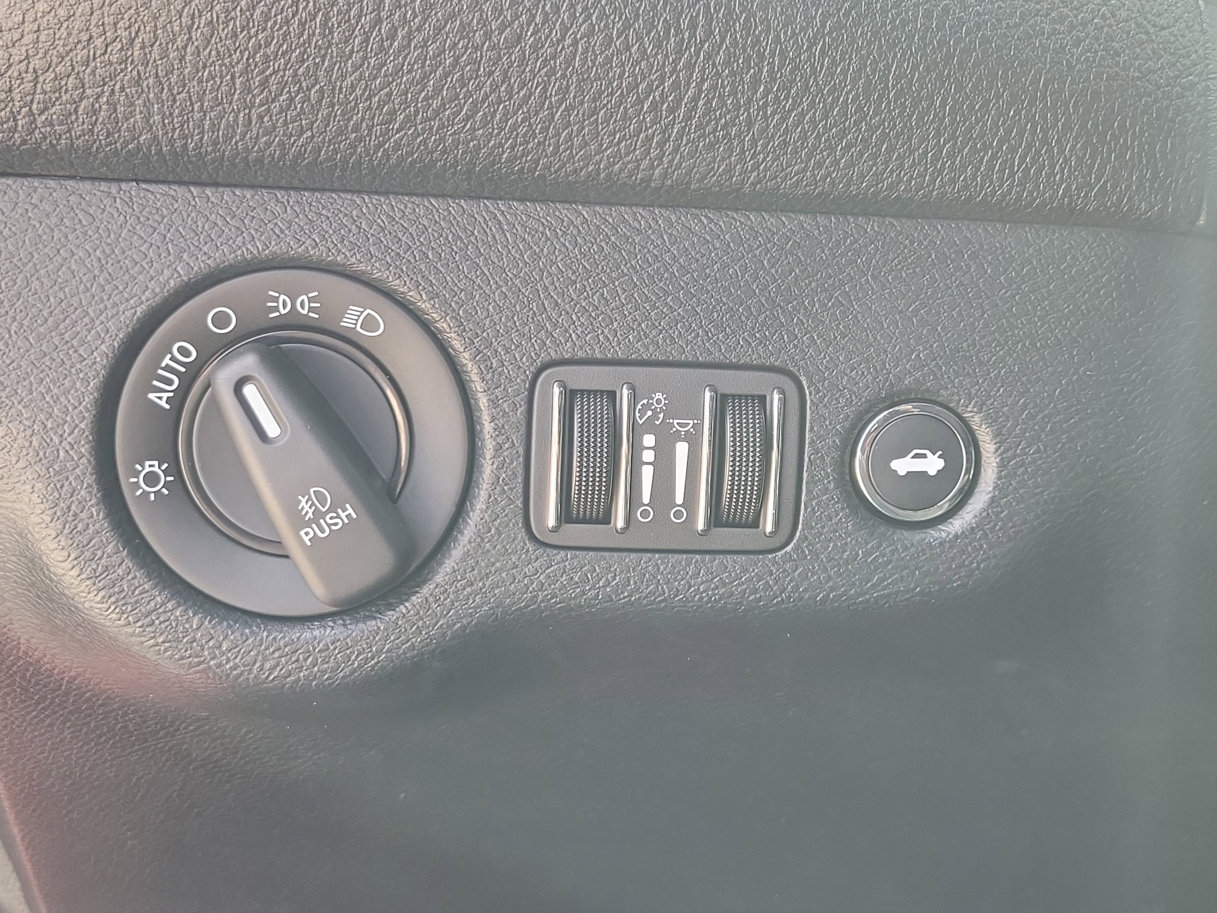 2017 Dodge Challenger SXT Plus