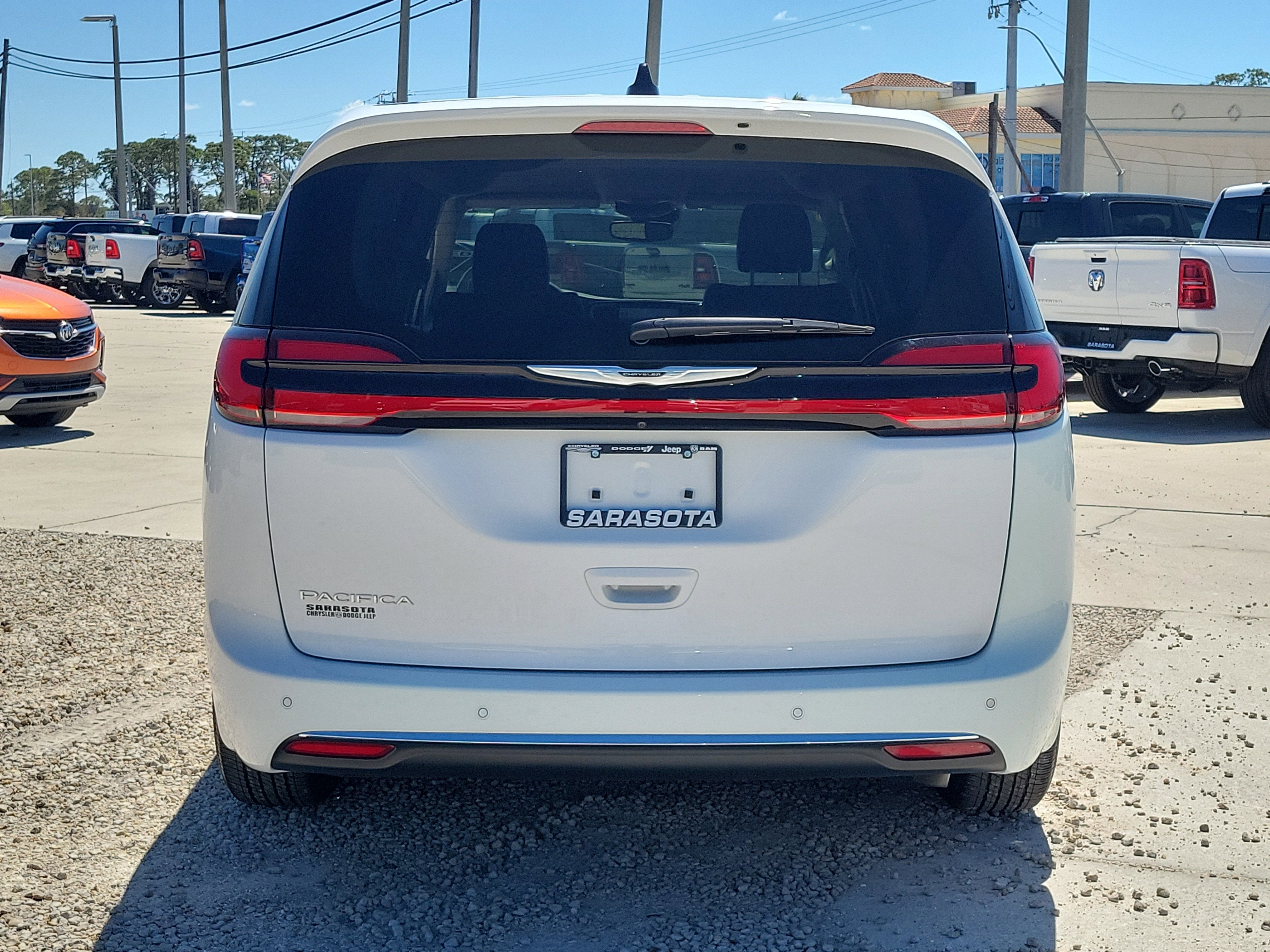 2024 Chrysler Pacifica Touring L
