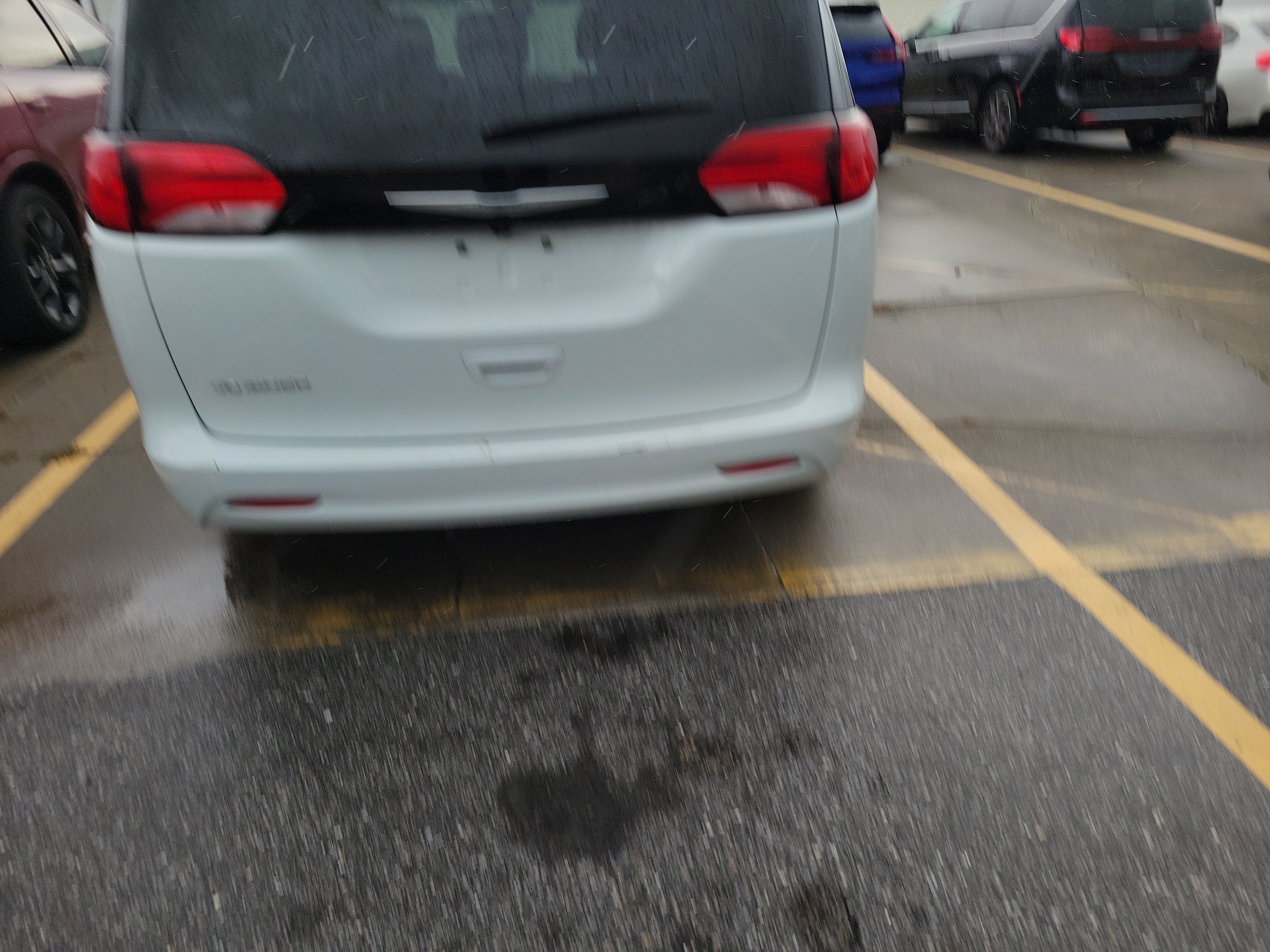2023 Chrysler Voyager LX