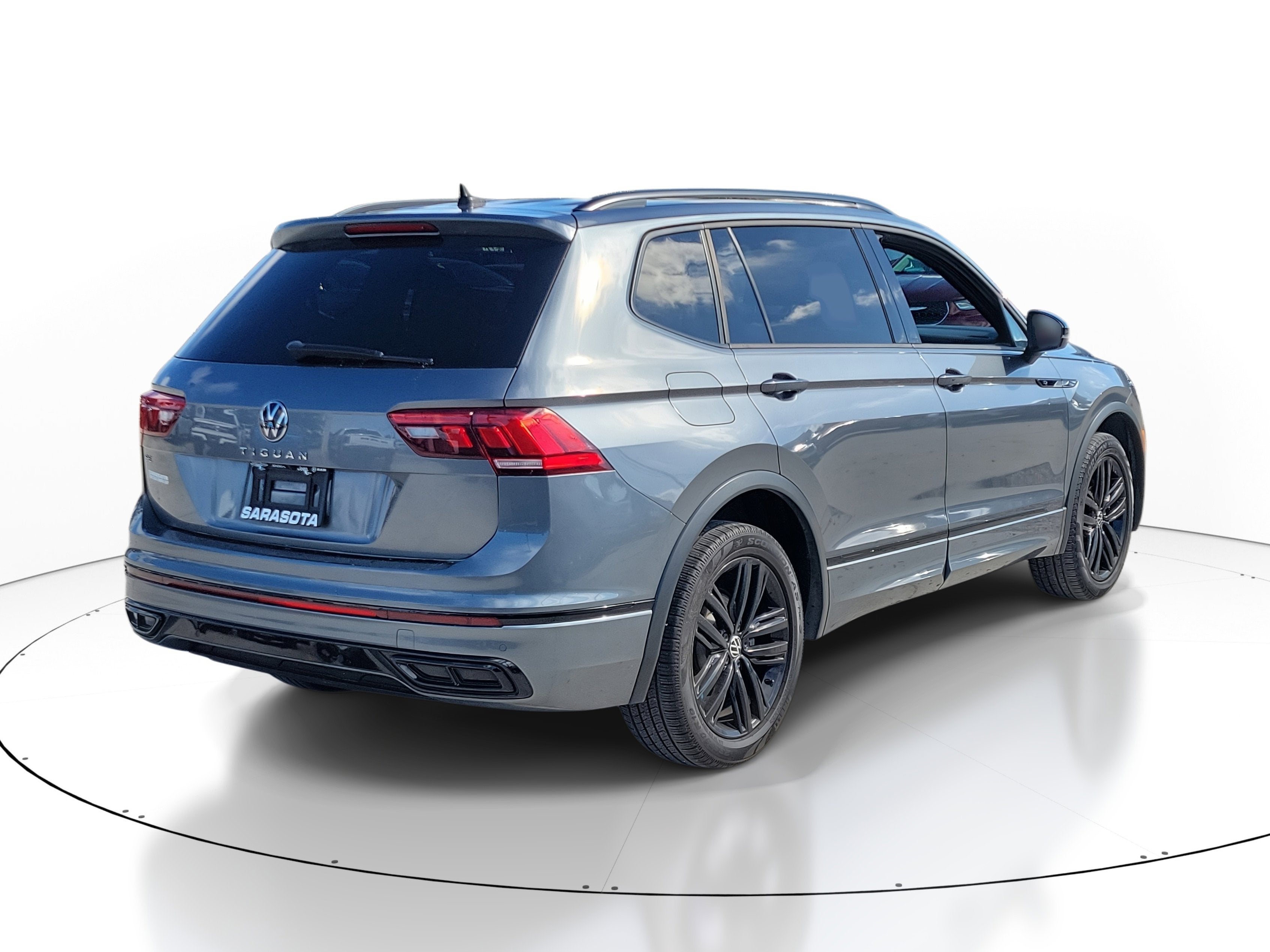 2022 Volkswagen Tiguan SE R-Line Black