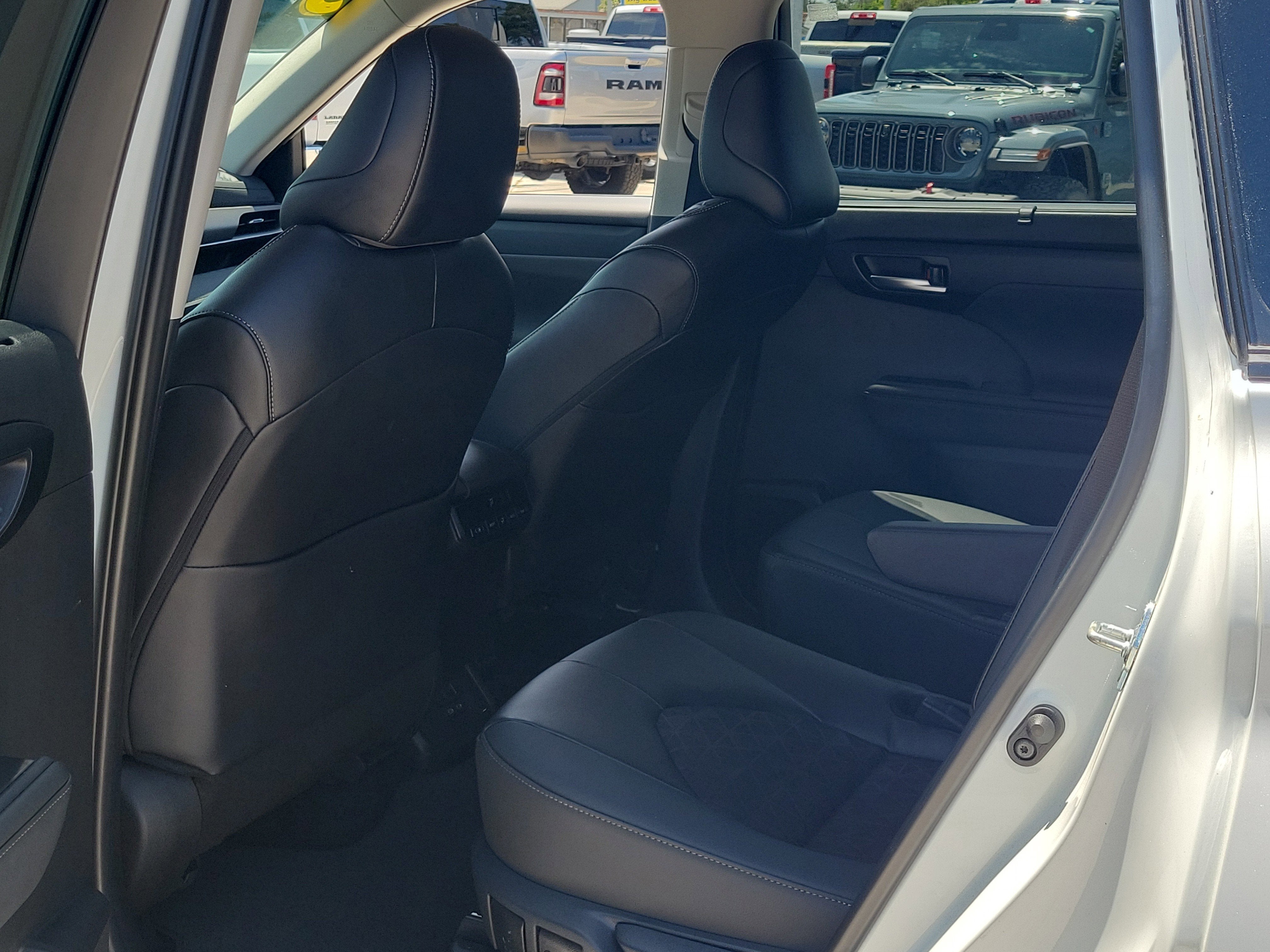 2025 Toyota Highlander Hybrid XLE
