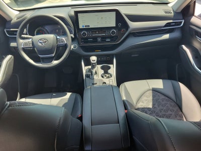 2025 Toyota Highlander Hybrid XLE