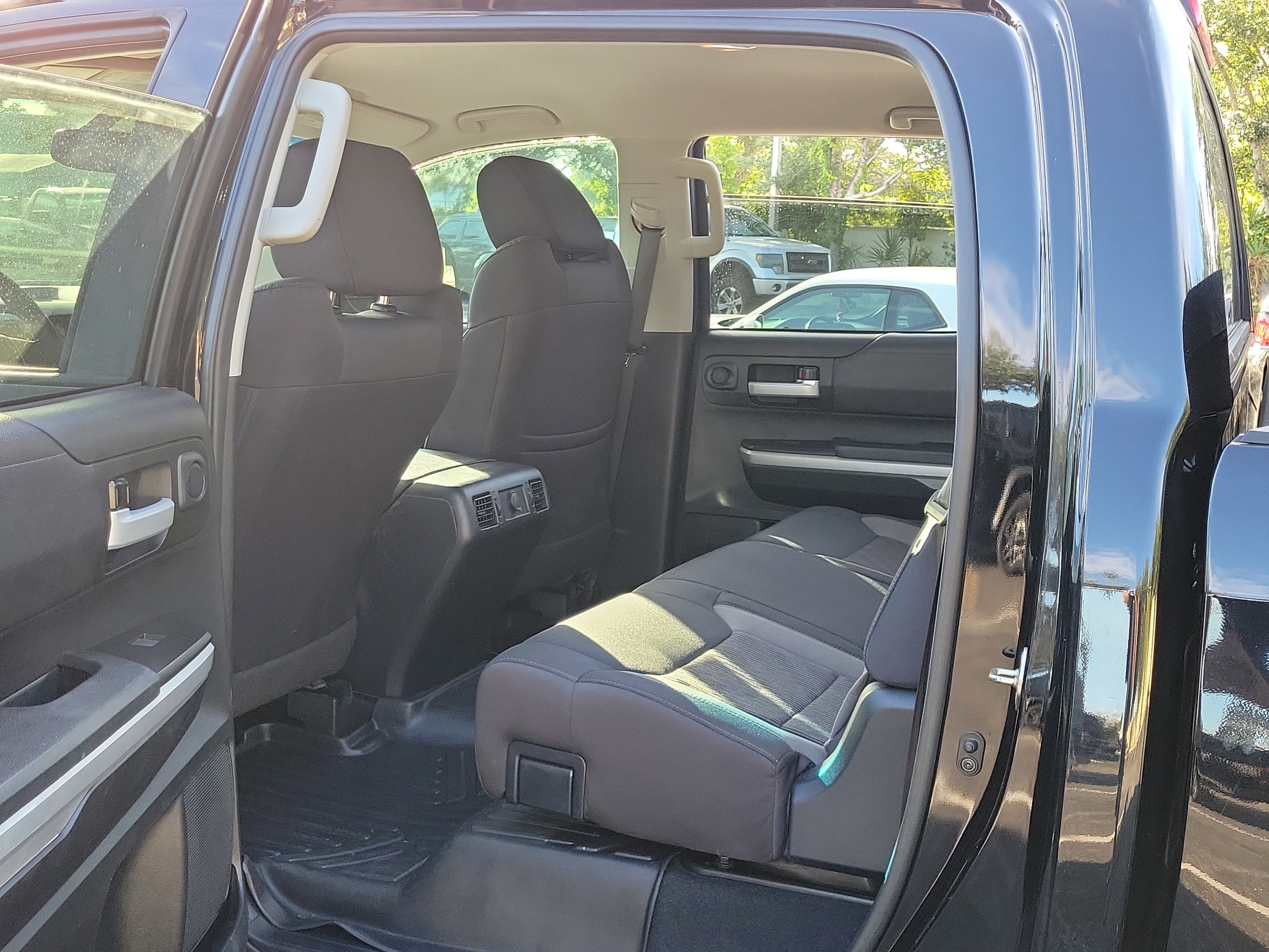 2017 Toyota Tundra 4WD SR5