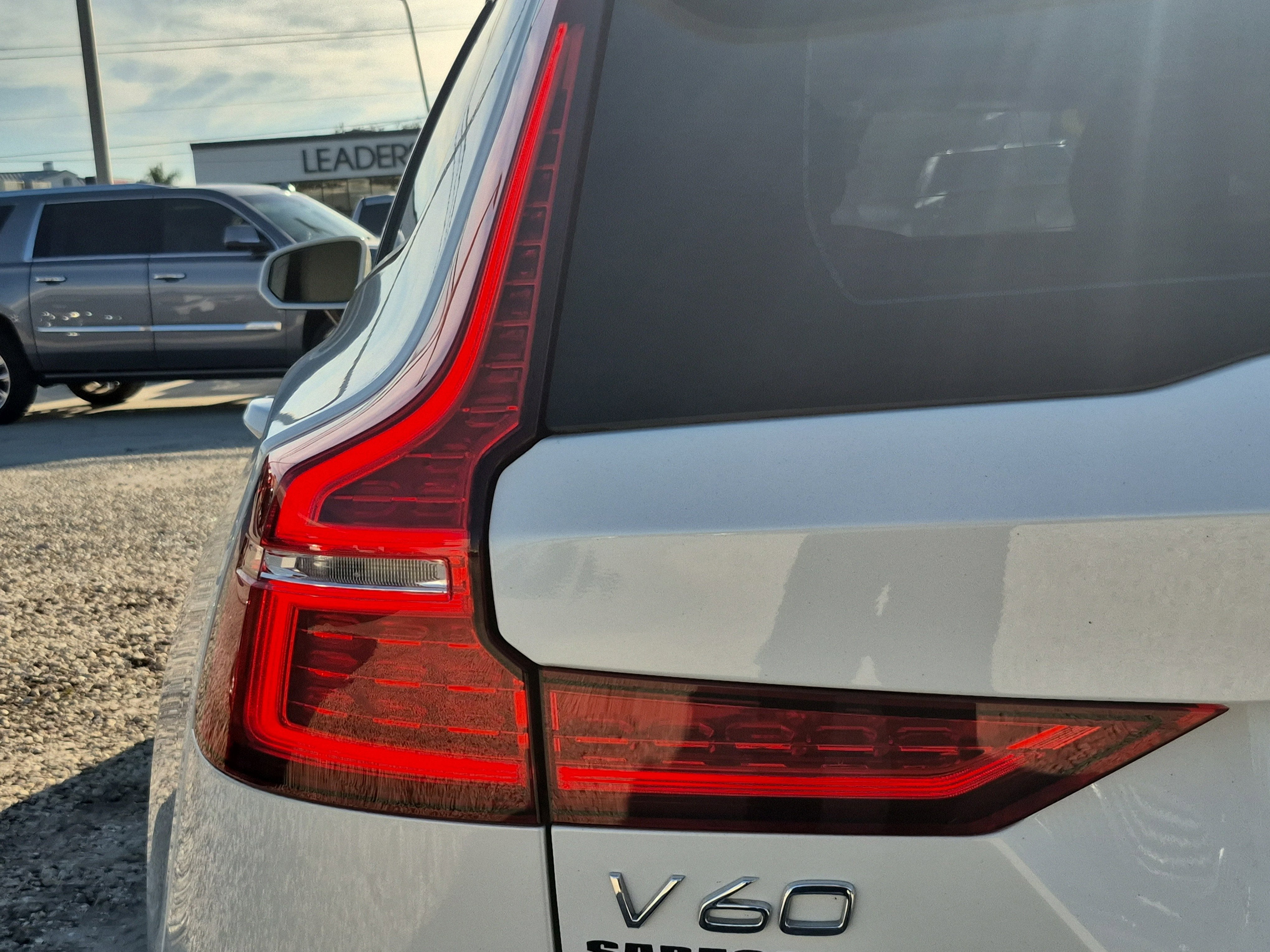 2020 Volvo V60 Momentum