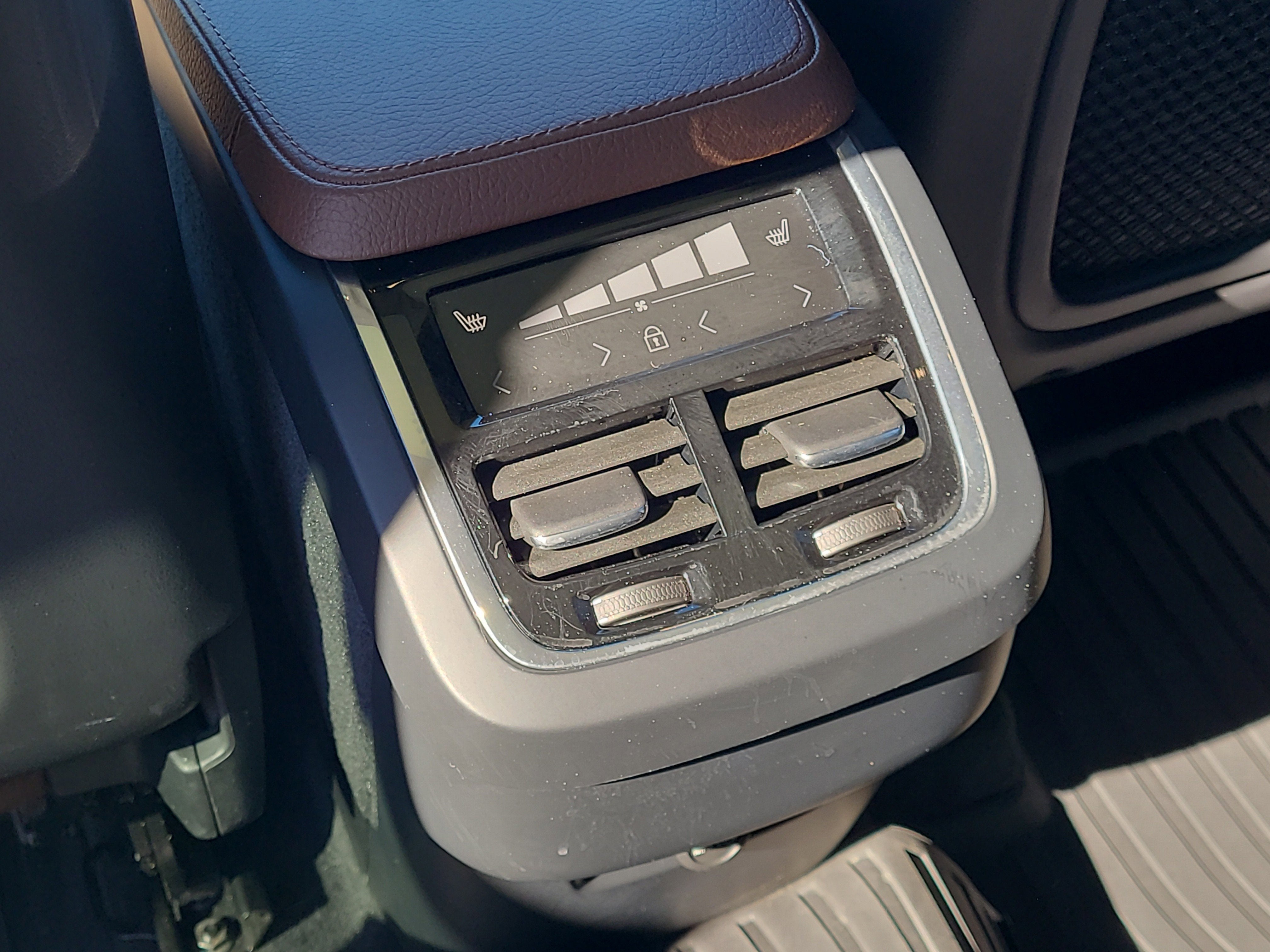 2020 Volvo XC90 Momentum