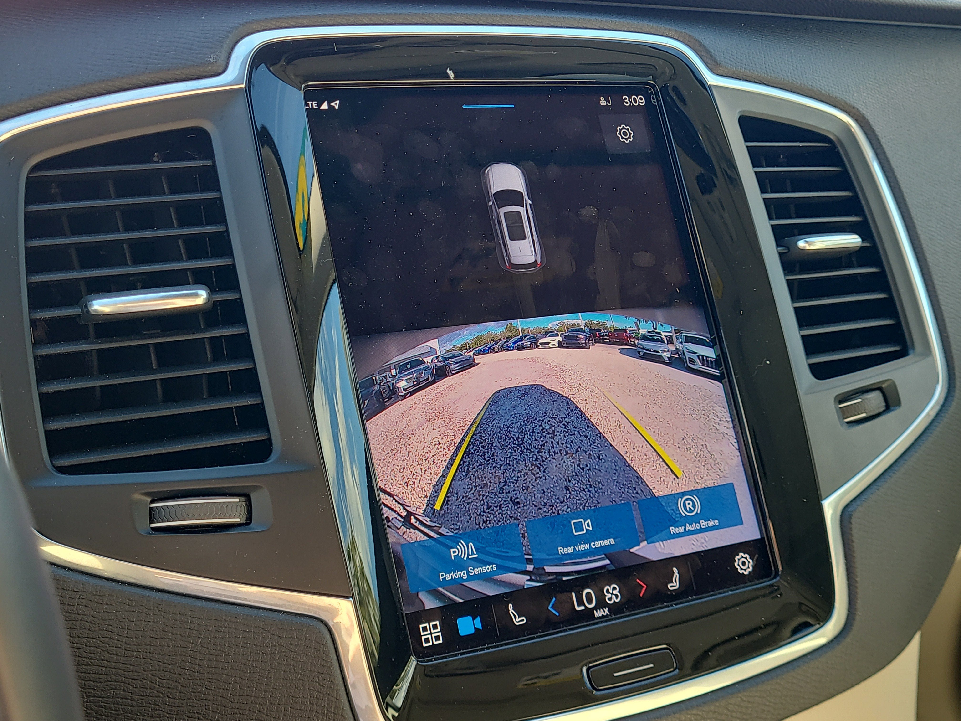 2023 Volvo XC90 Recharge Plug-In Hybrid Core Bright Theme