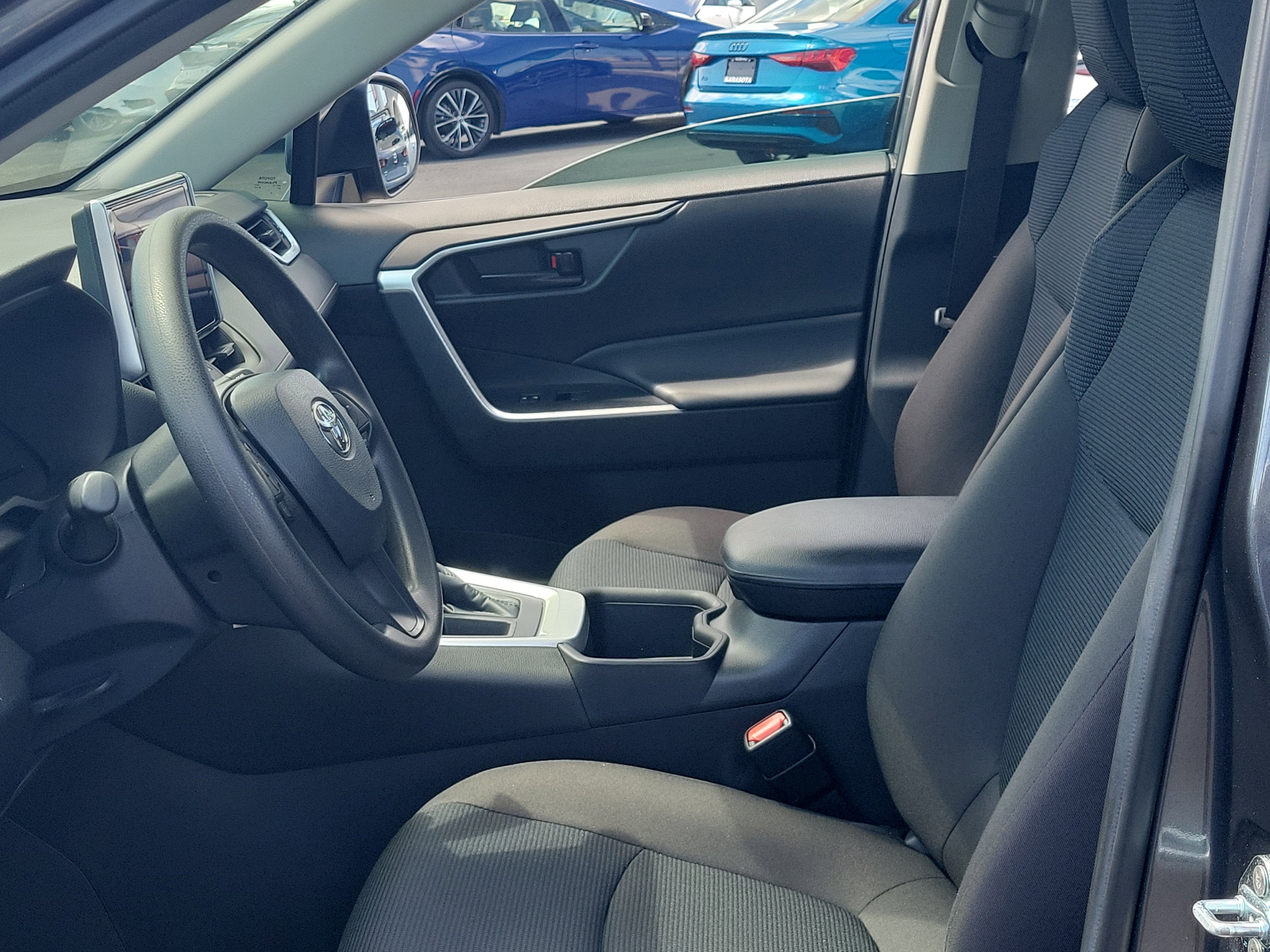 2023 Toyota RAV4 LE