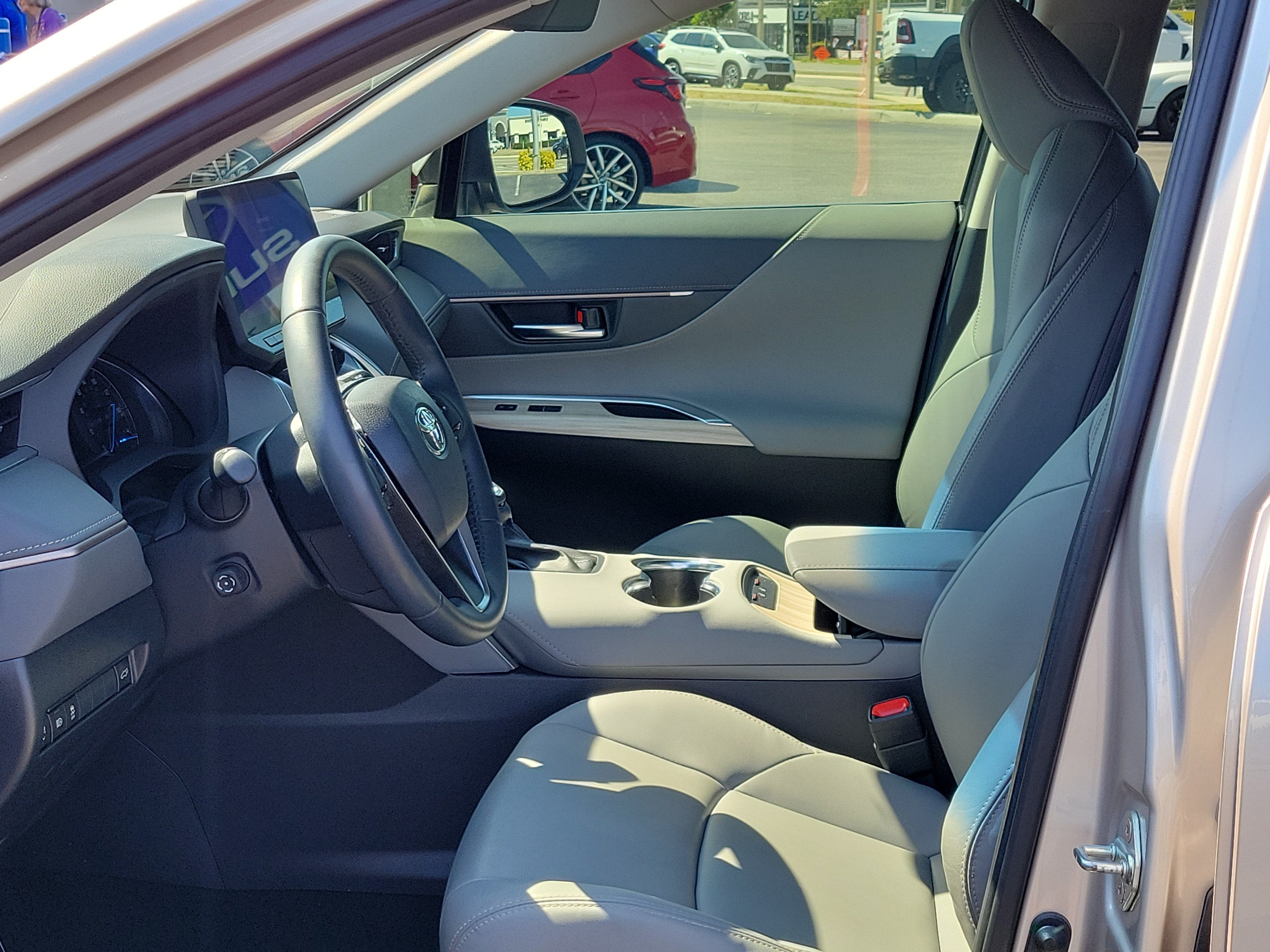 2023 Toyota Venza LE
