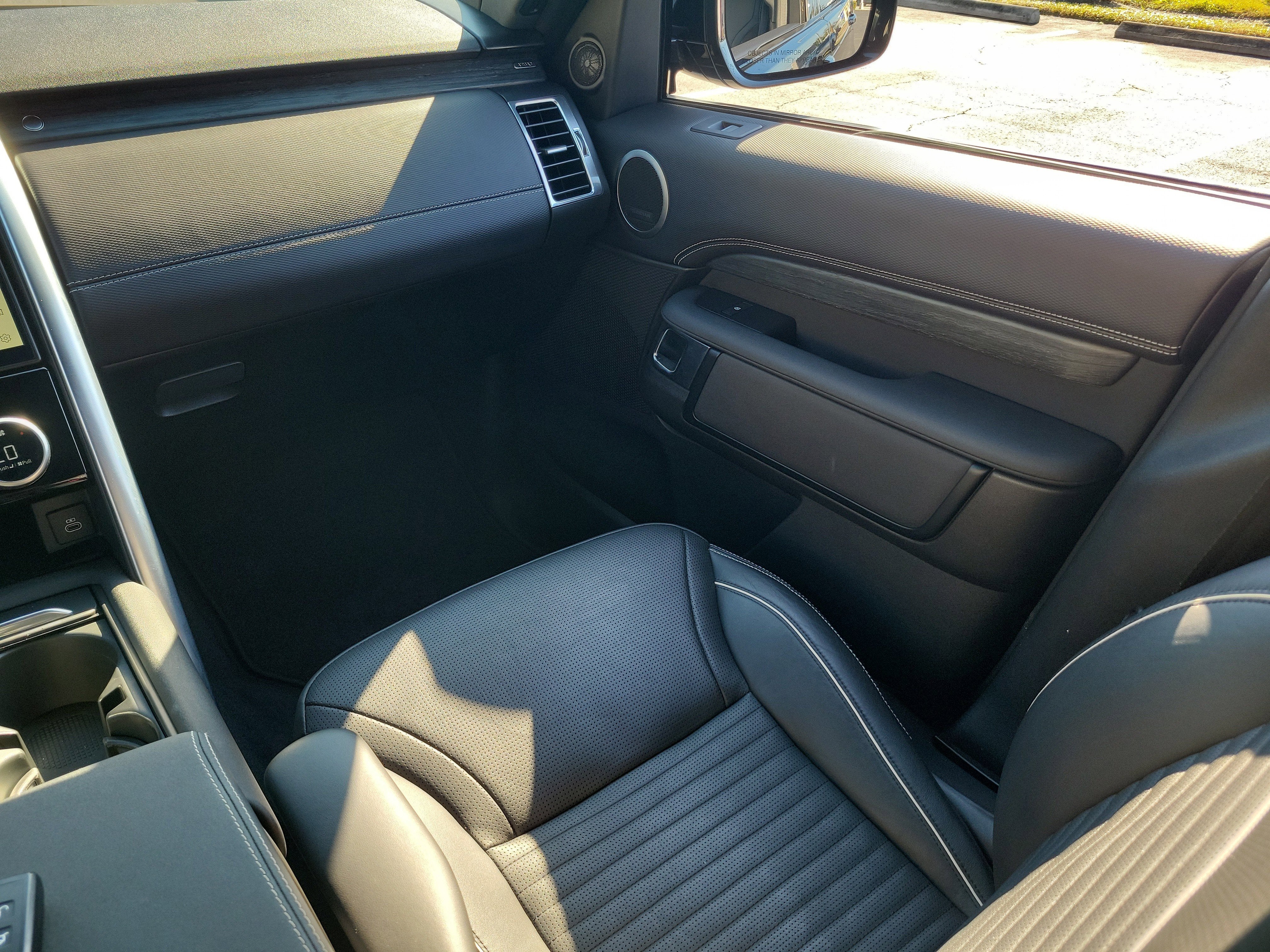 2023 Land Rover Discovery HSE R-Dynamic