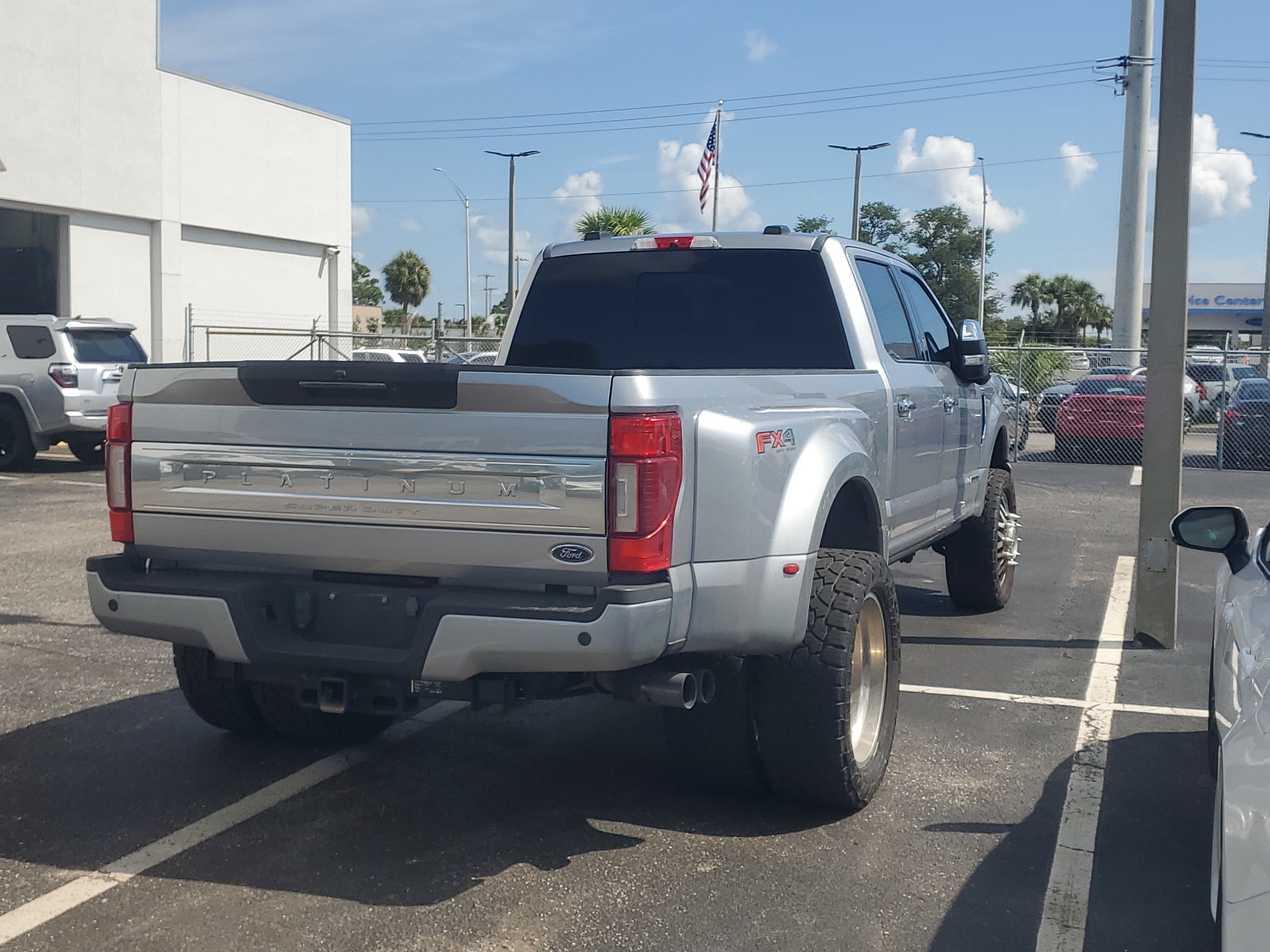 2020 Ford Super Duty F-350 DRW Platinum