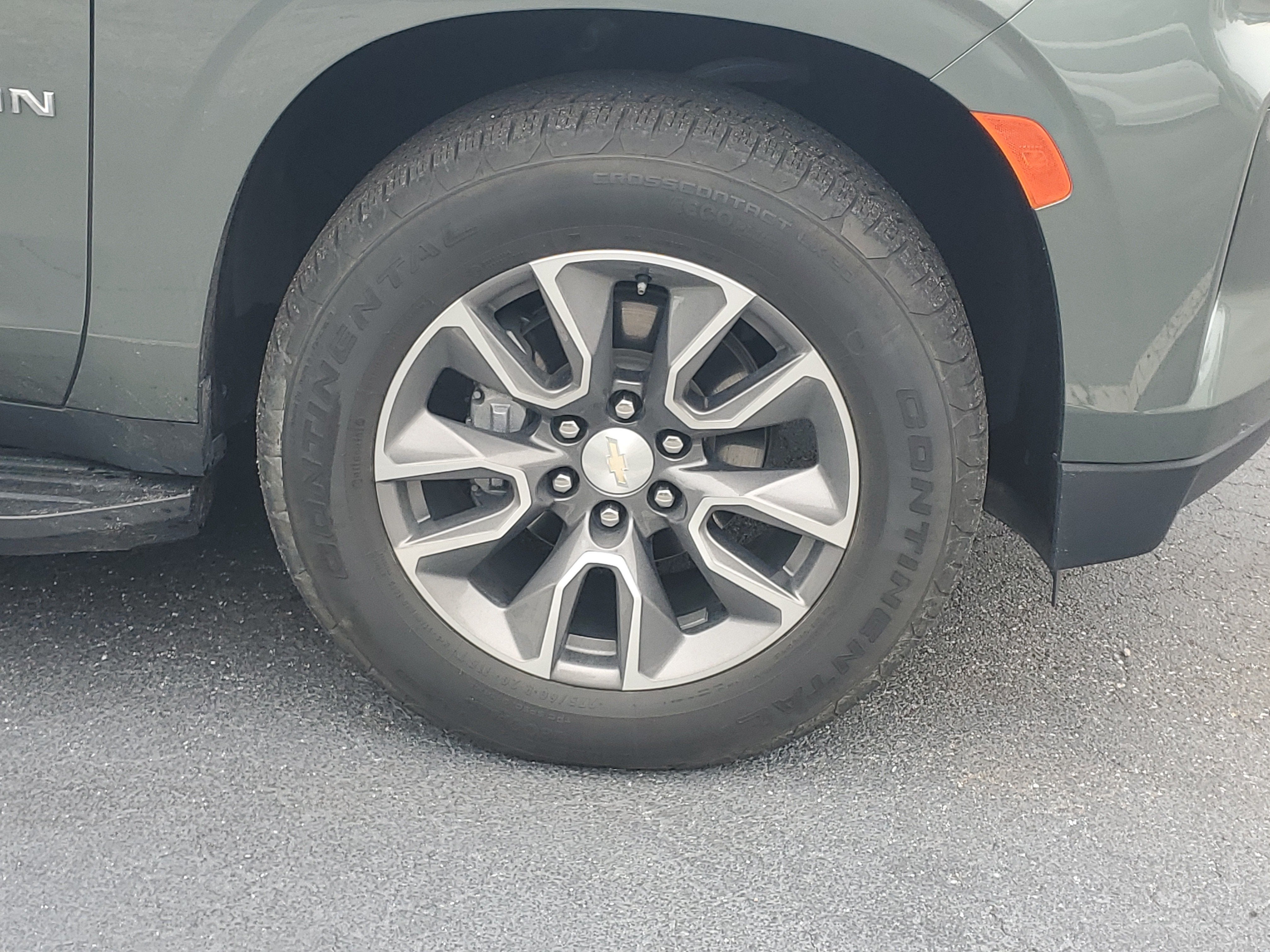 2023 Chevrolet Suburban LT