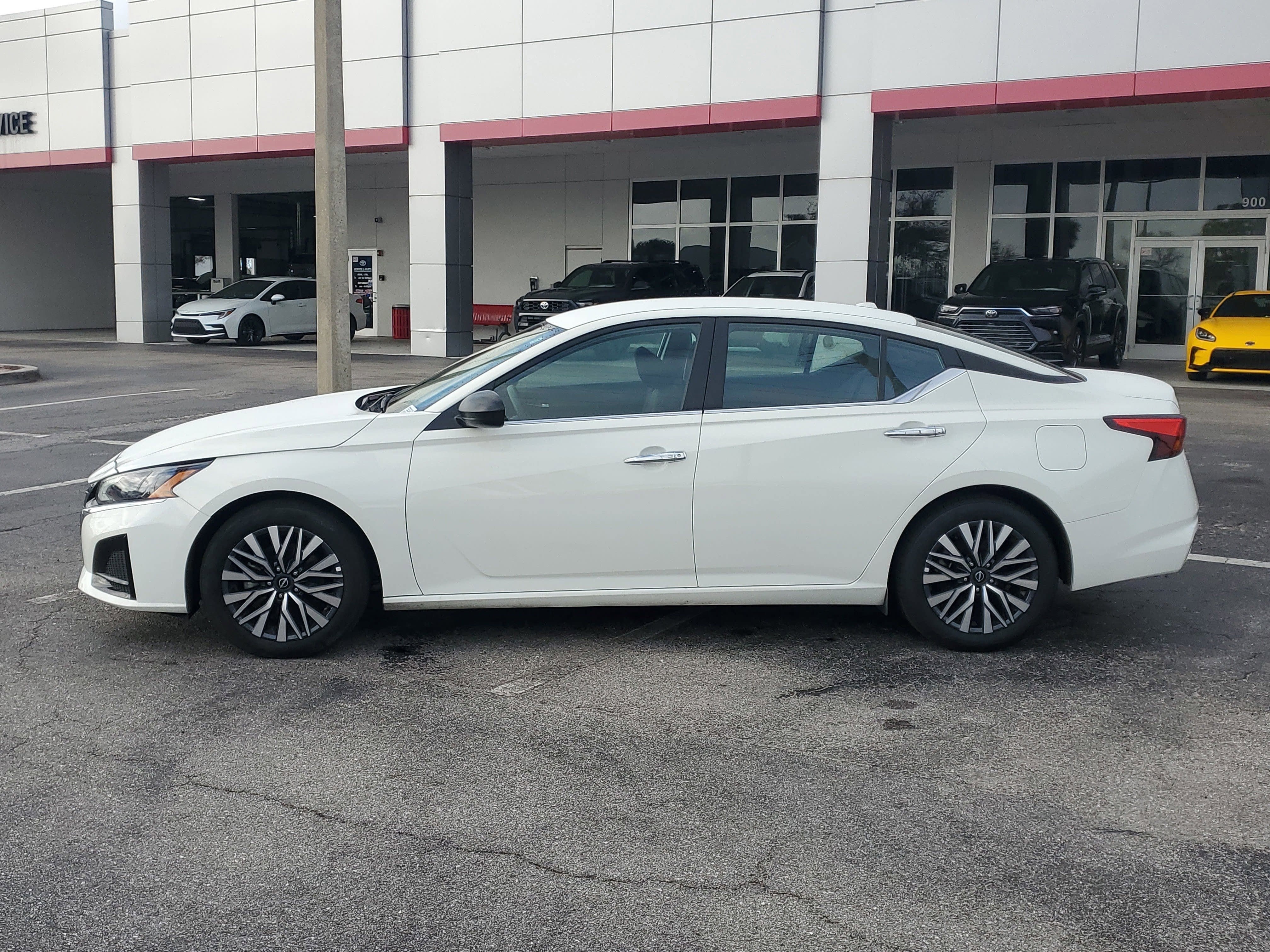 2025 Nissan Altima SV