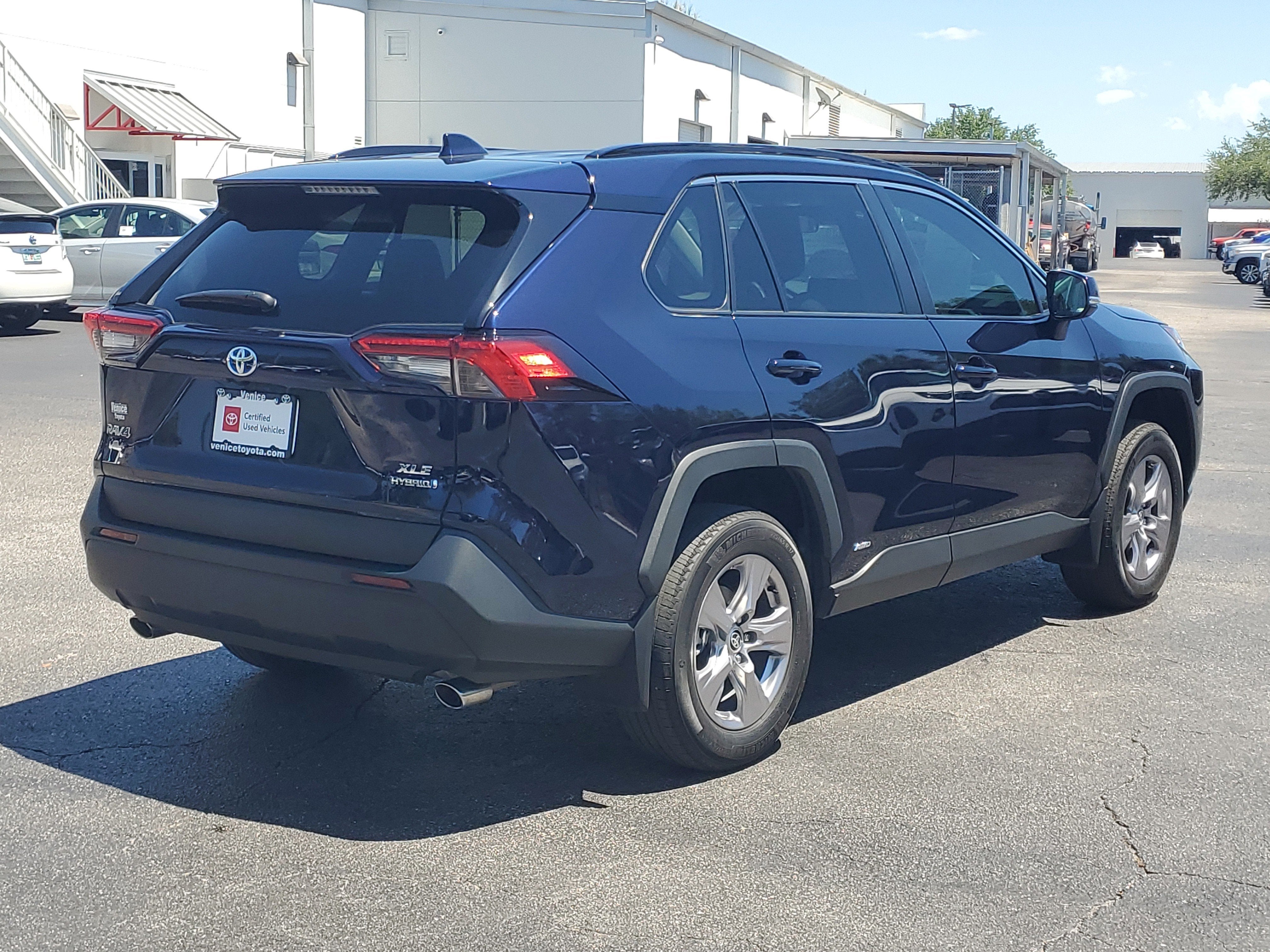 2024 Toyota RAV4 Hybrid XLE