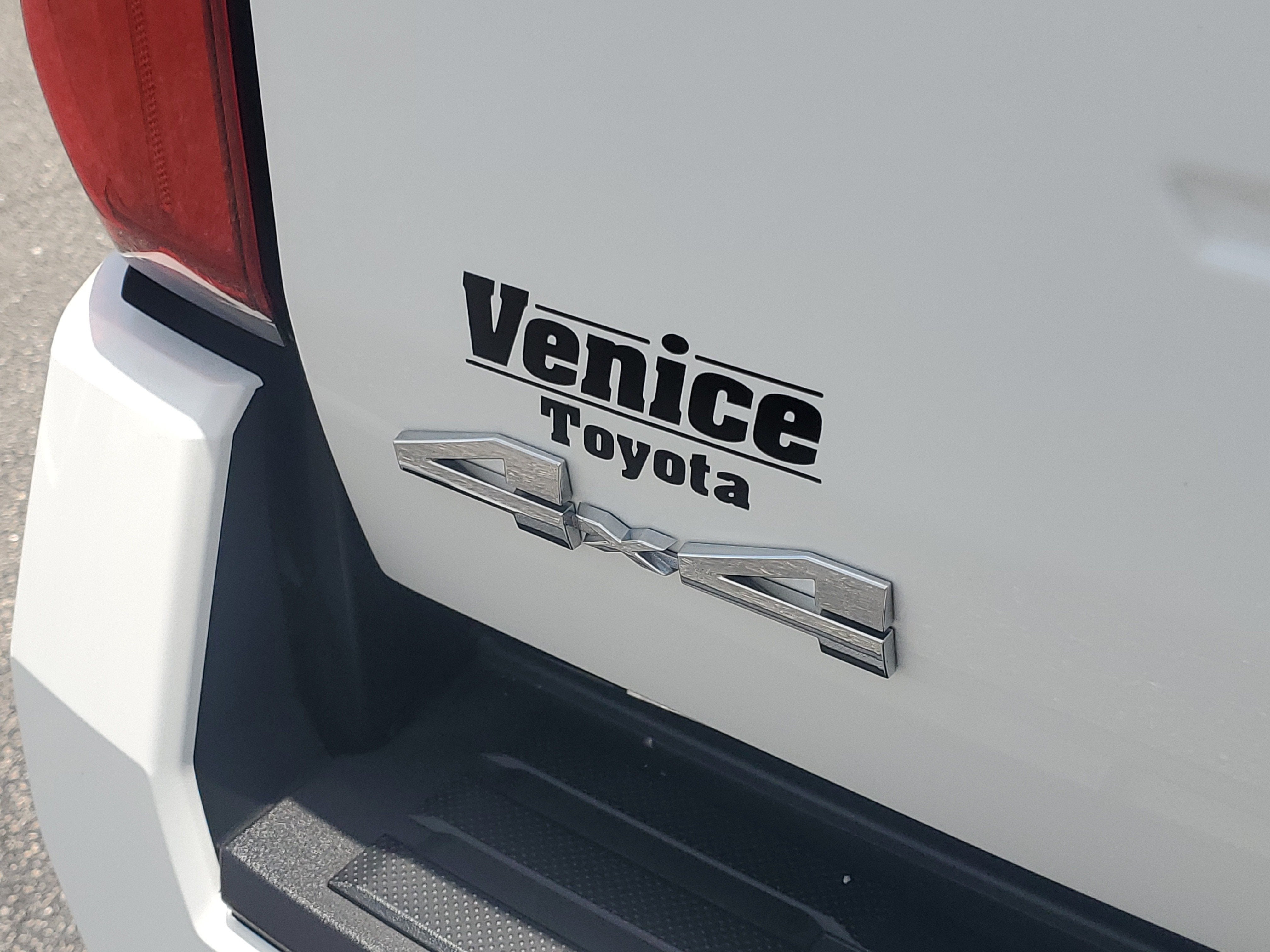 2025 Toyota Tacoma 4WD SR5