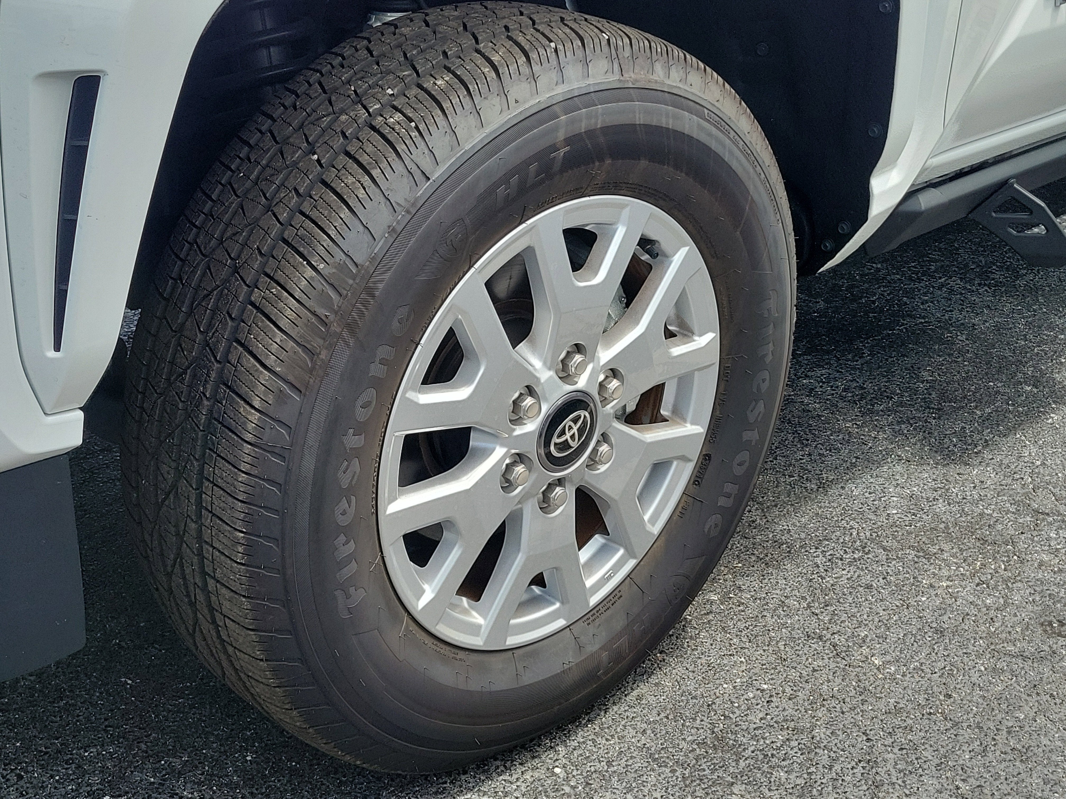 2024 Toyota Tacoma 4WD SR5