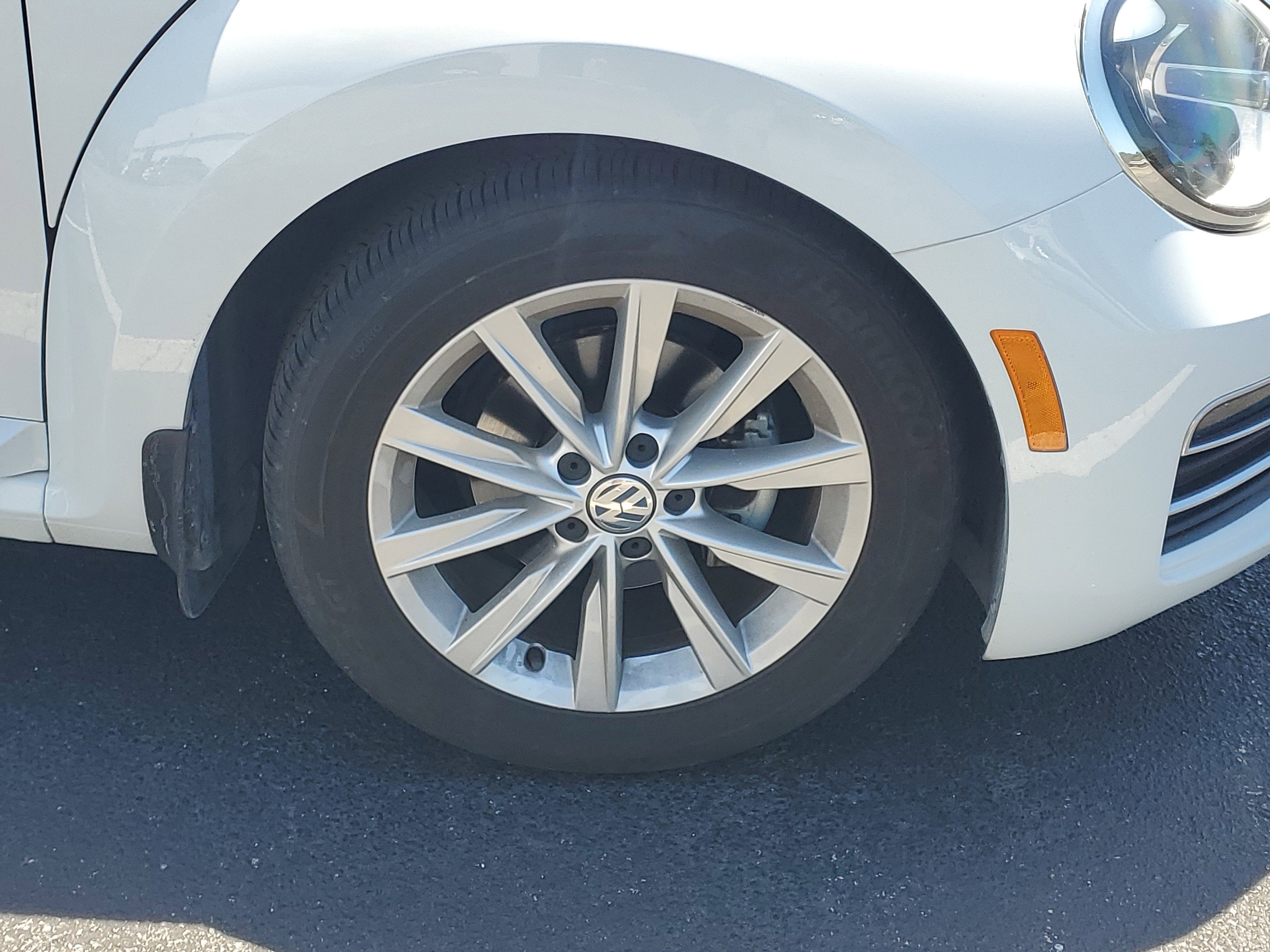 2018 Volkswagen Beetle SE