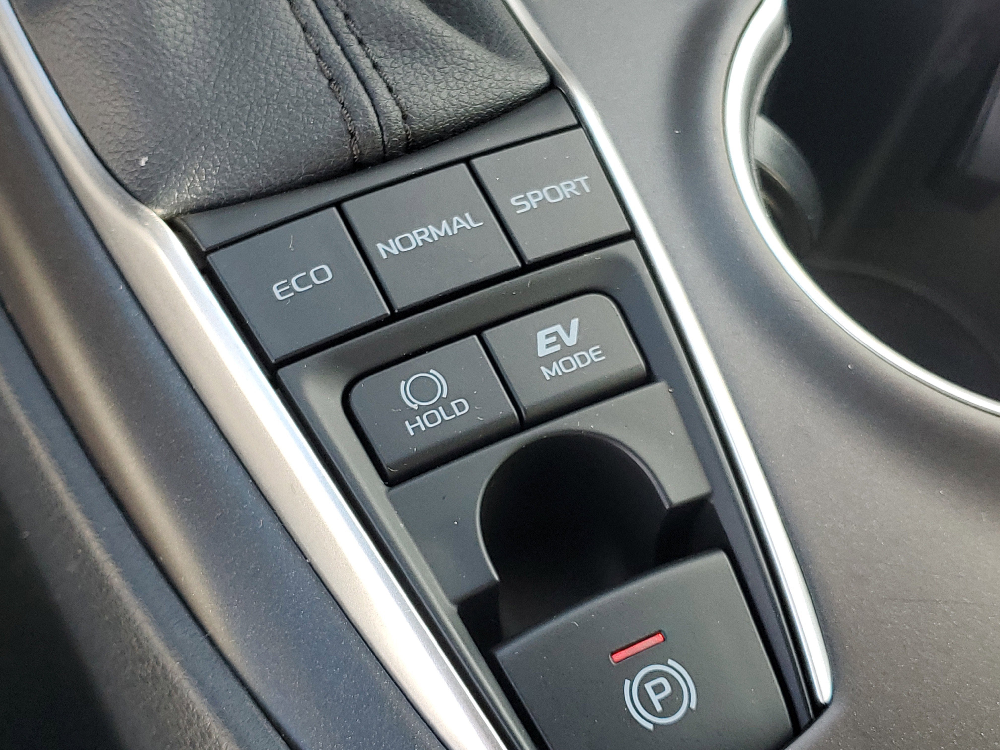 2024 Toyota Camry Hybrid LE