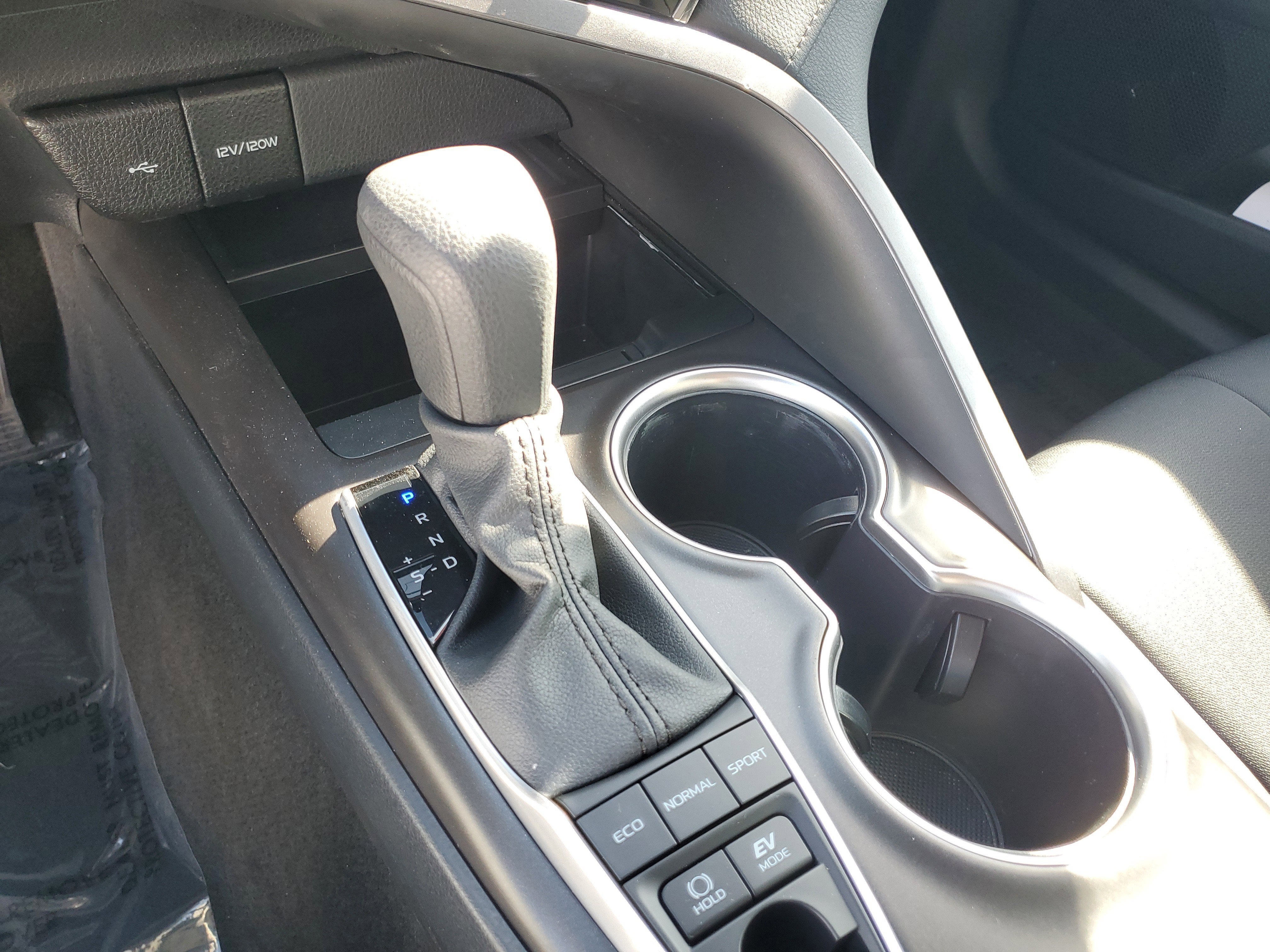 2024 Toyota Camry Hybrid LE