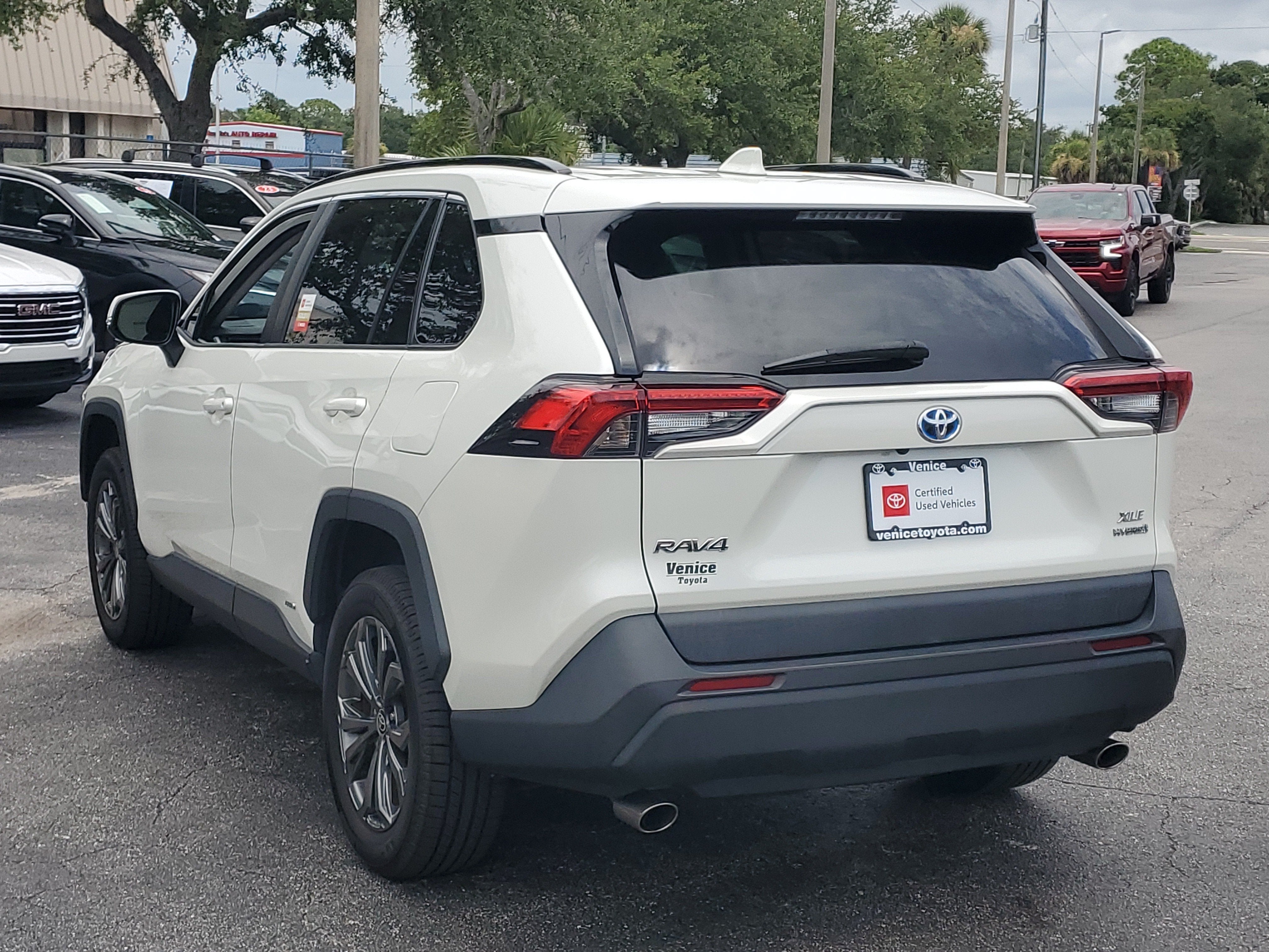 2022 Toyota RAV4 Hybrid XLE Premium