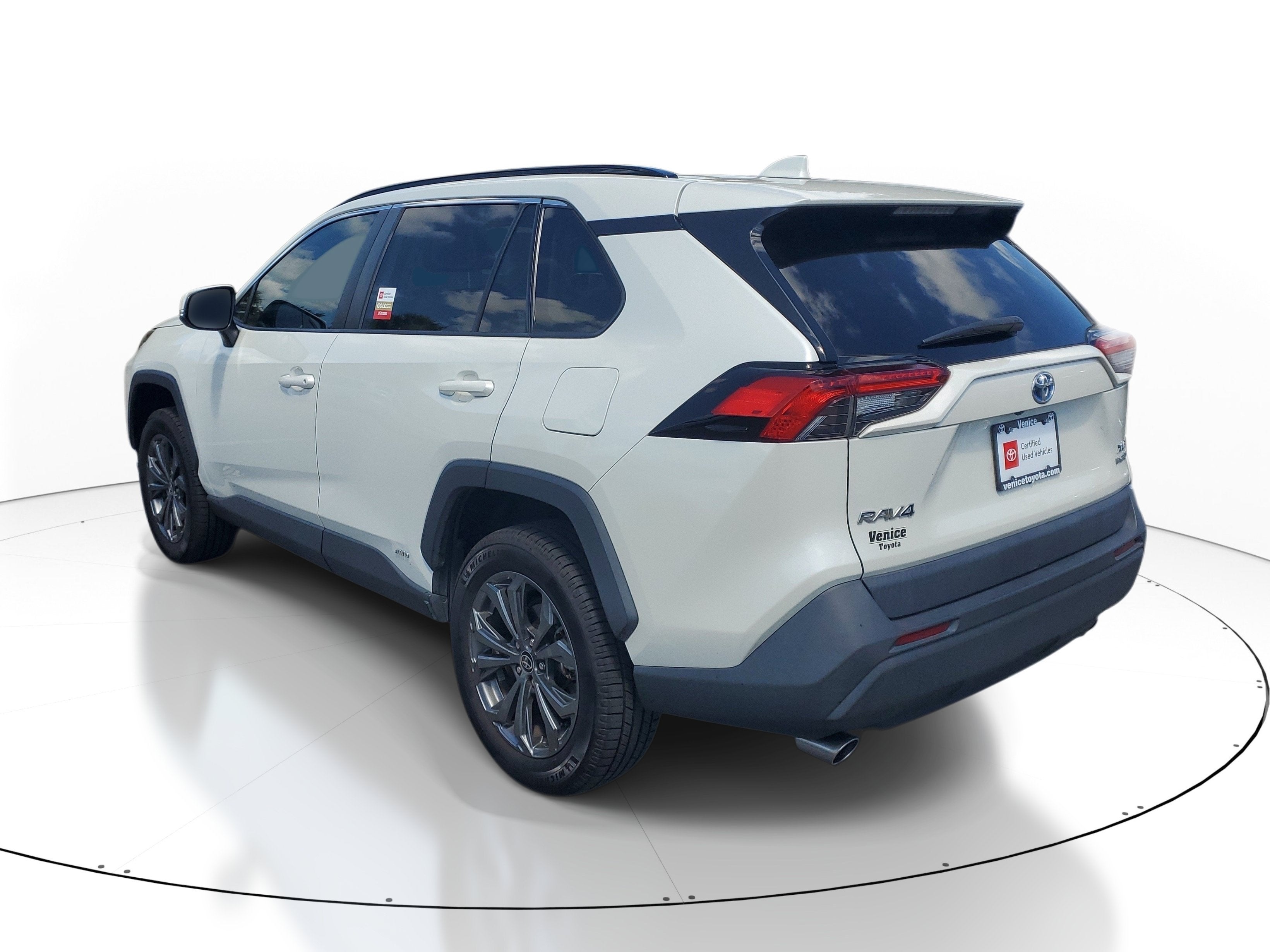 2022 Toyota RAV4 Hybrid XLE Premium