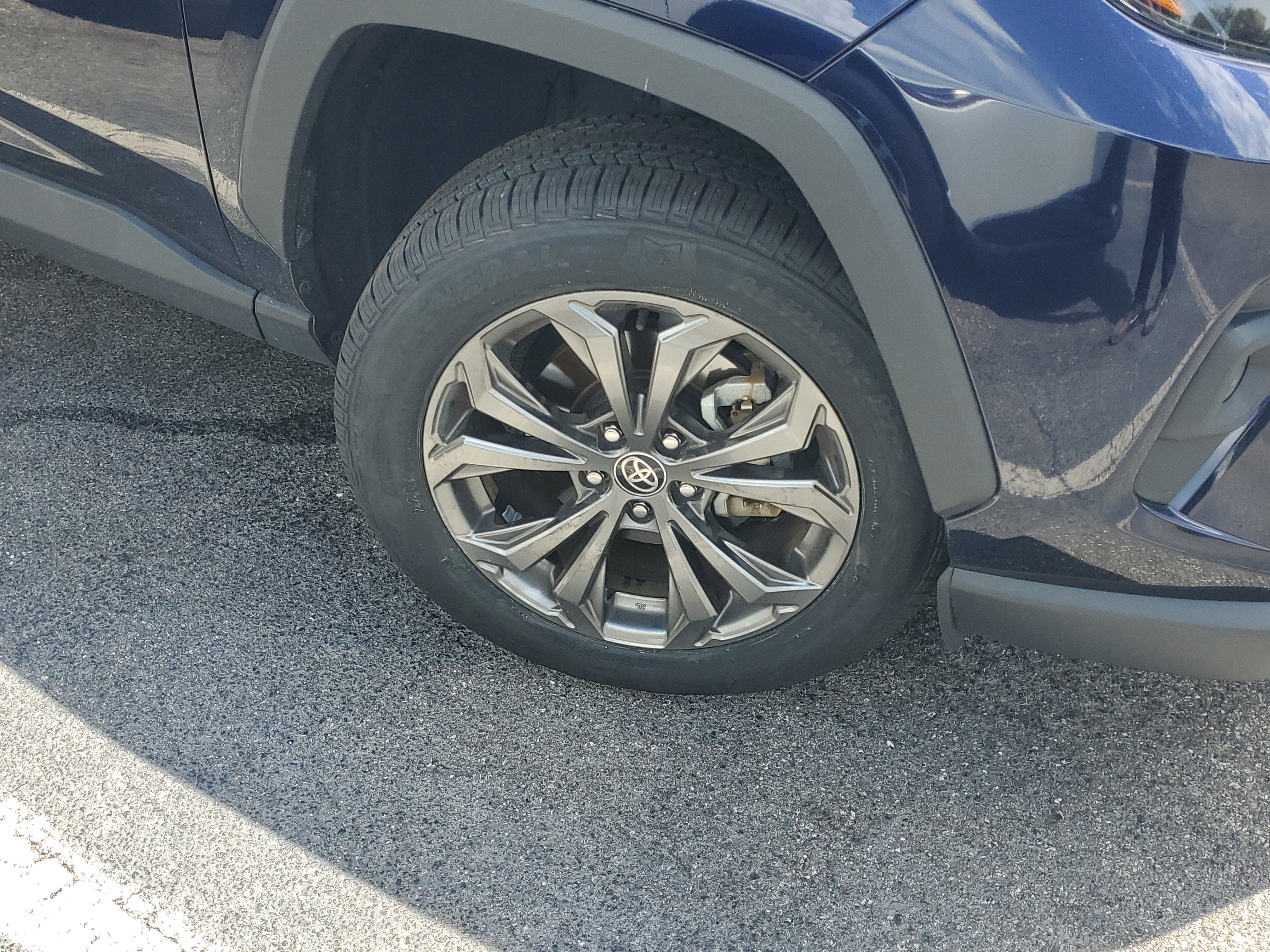 2022 Toyota RAV4 Hybrid XLE Premium
