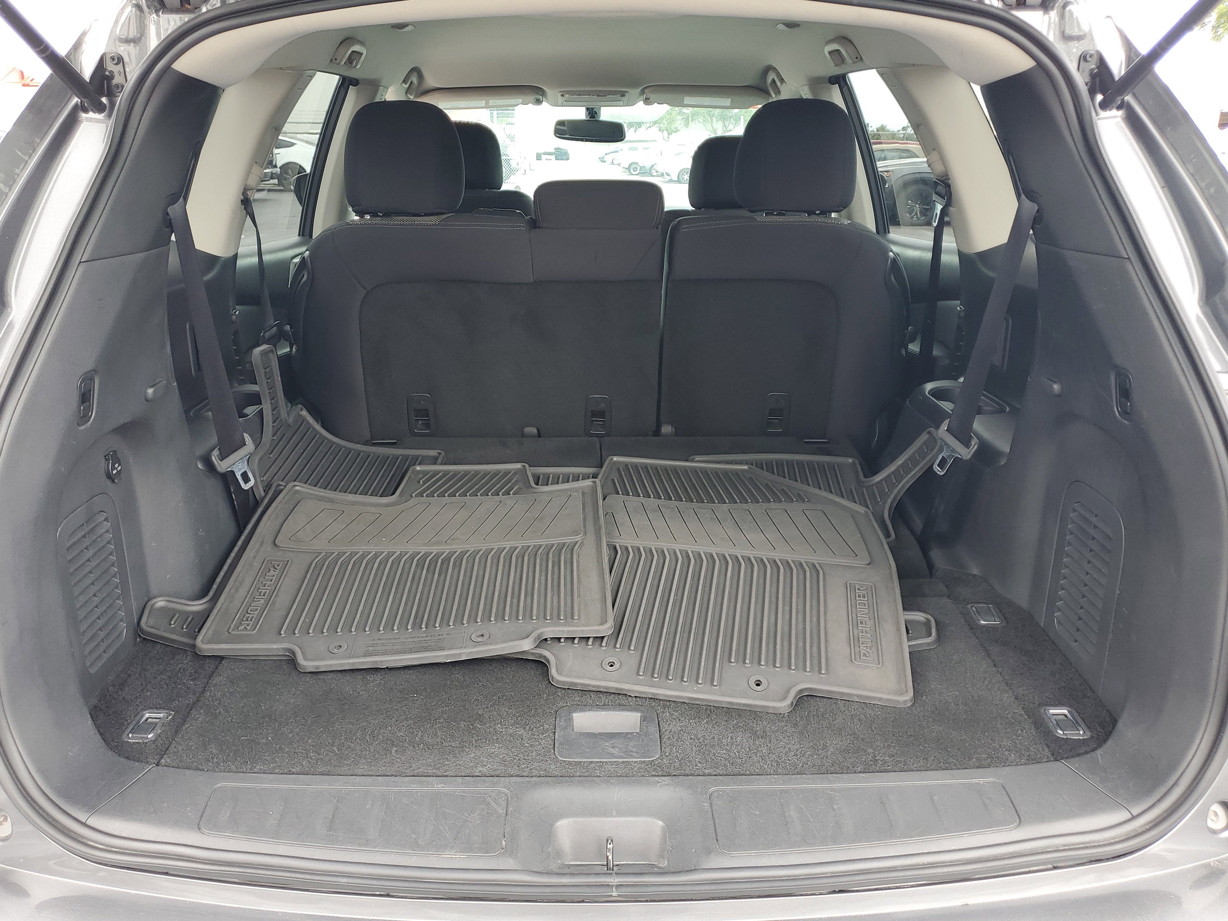 2018 Nissan Pathfinder SV