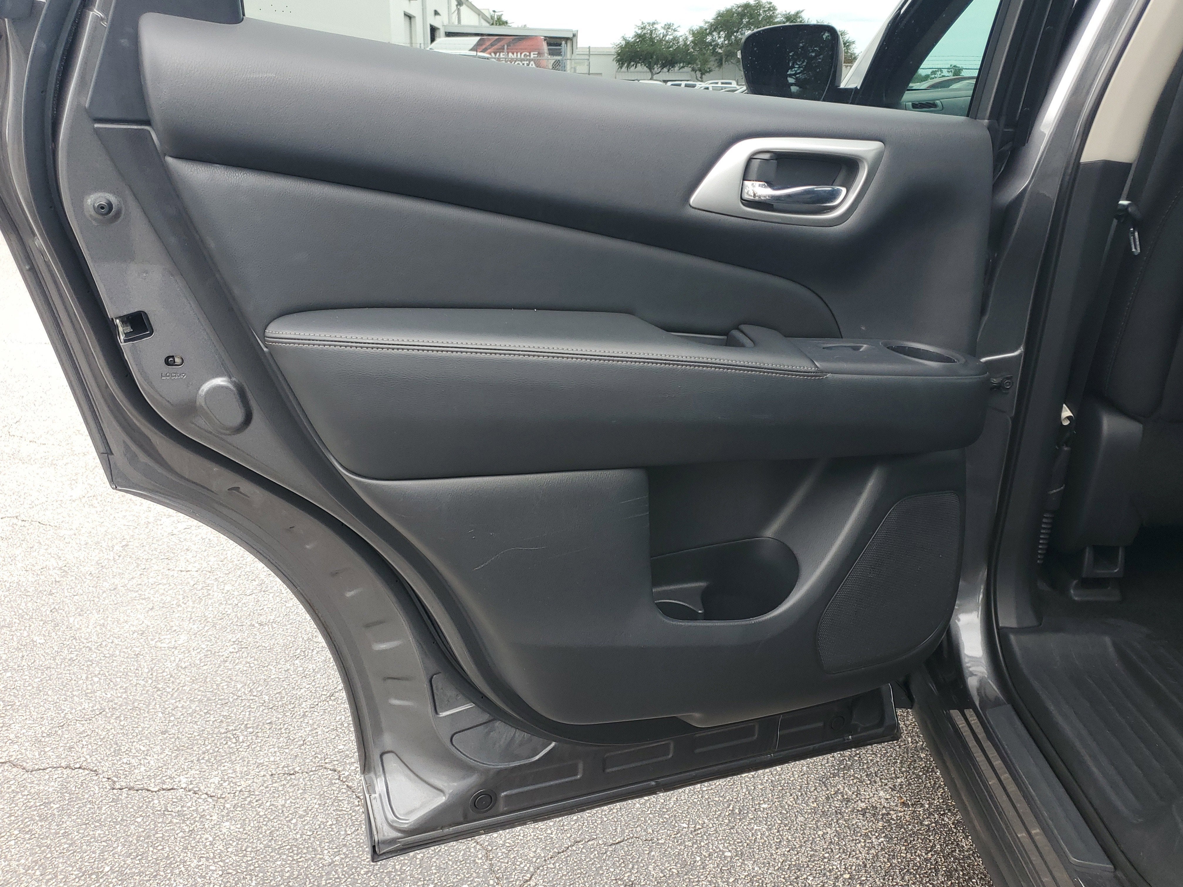 2018 Nissan Pathfinder SV