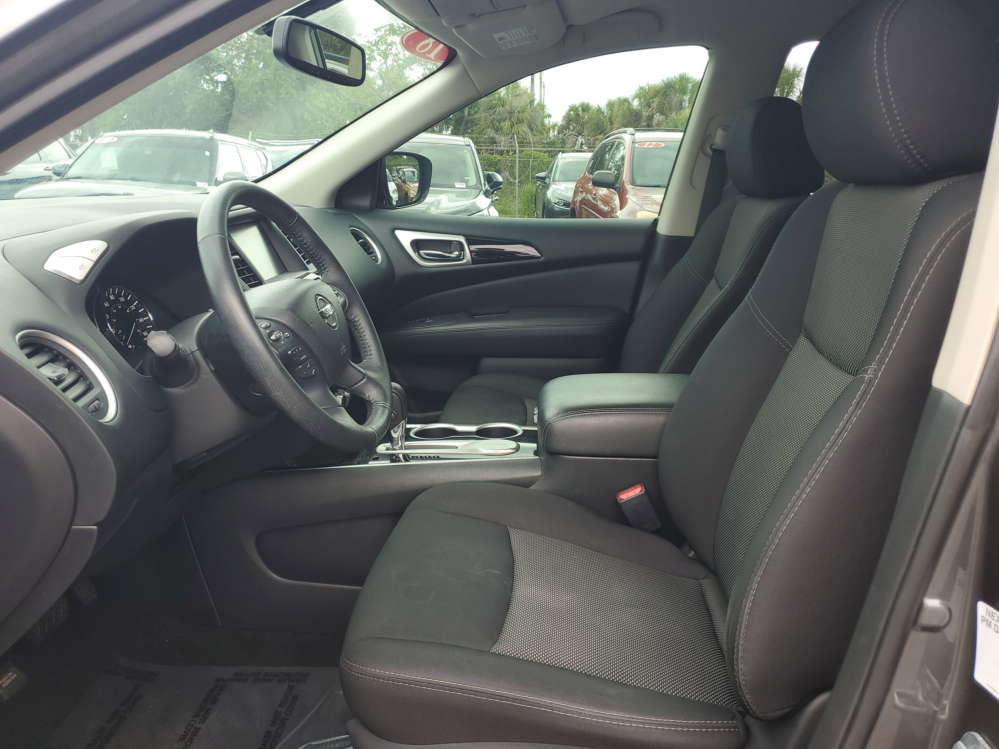 2018 Nissan Pathfinder SV