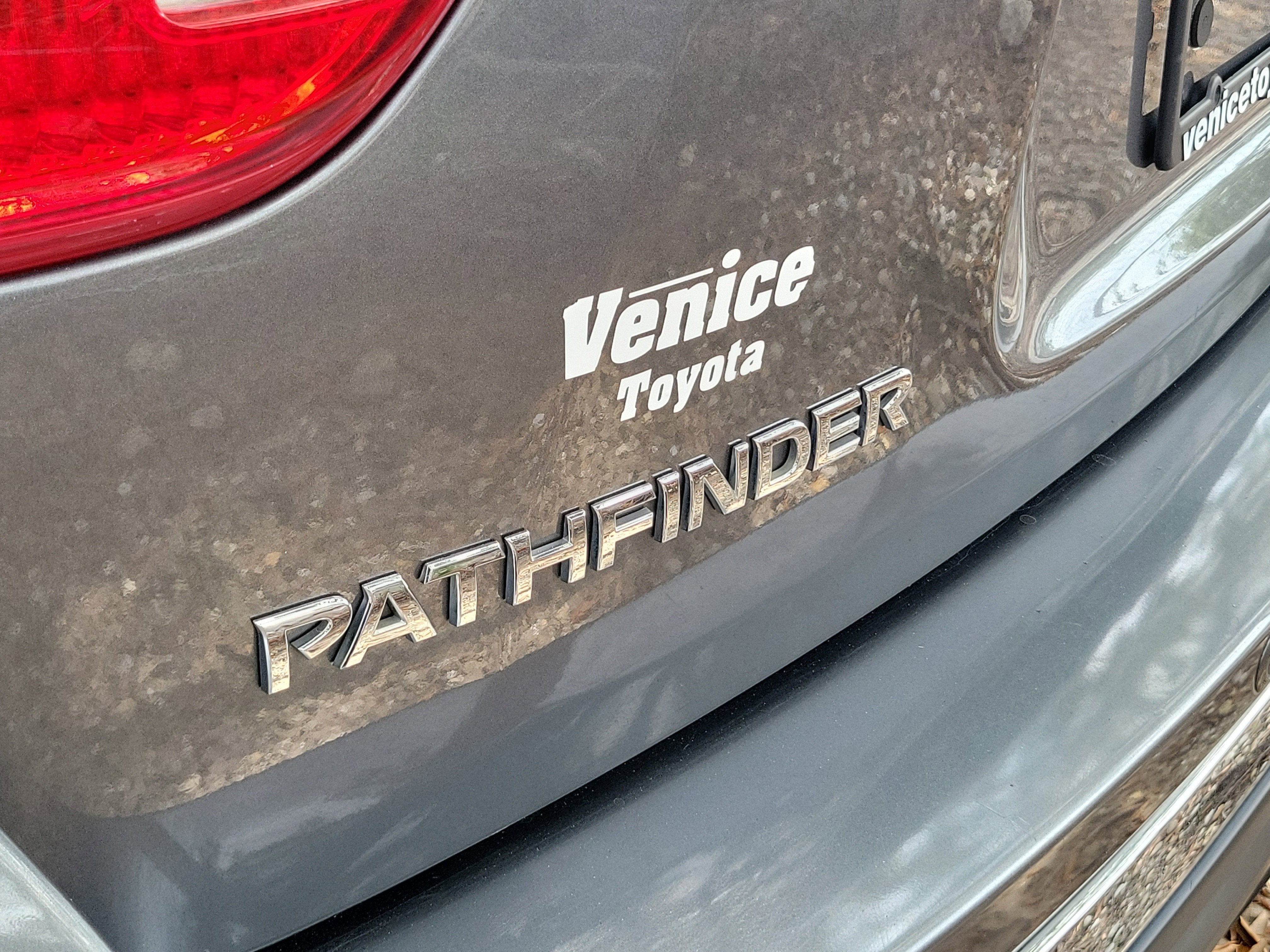 2018 Nissan Pathfinder SV