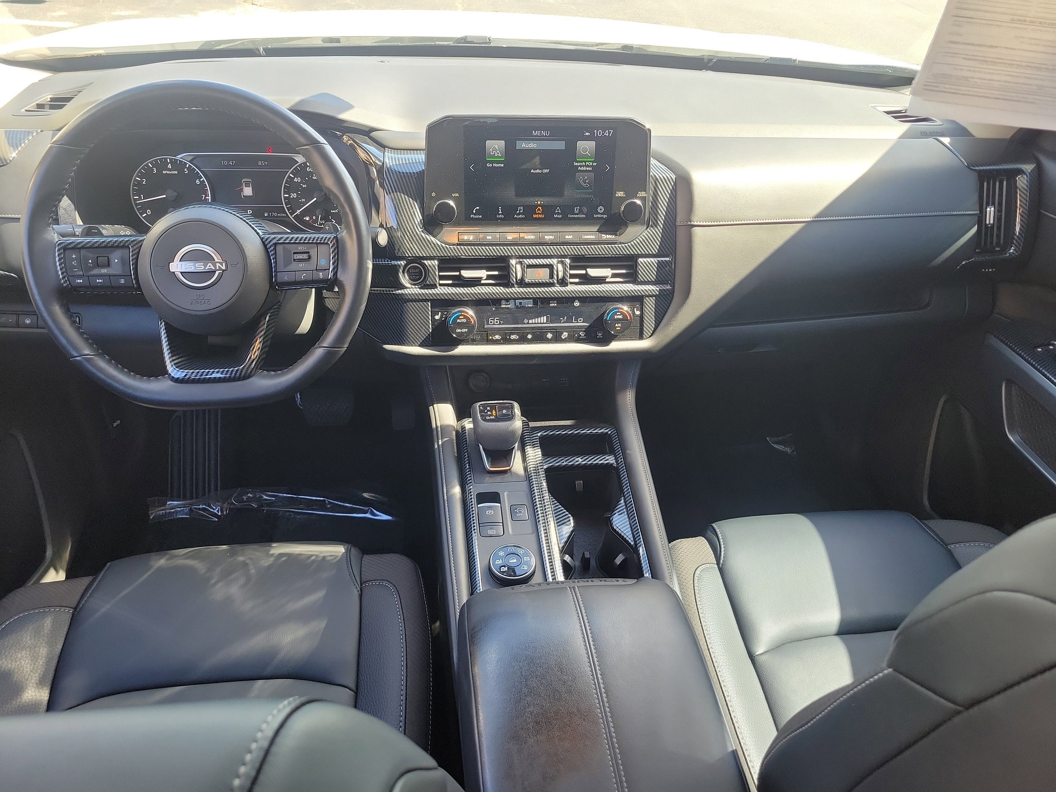 2023 Nissan Pathfinder SL